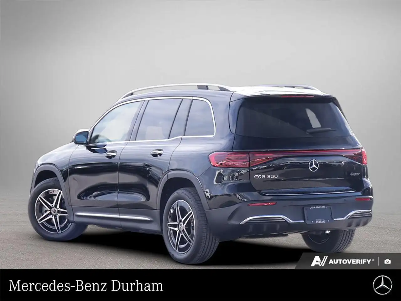 Mercedes-Benz EQB снимка Mercedes-Benz EQB