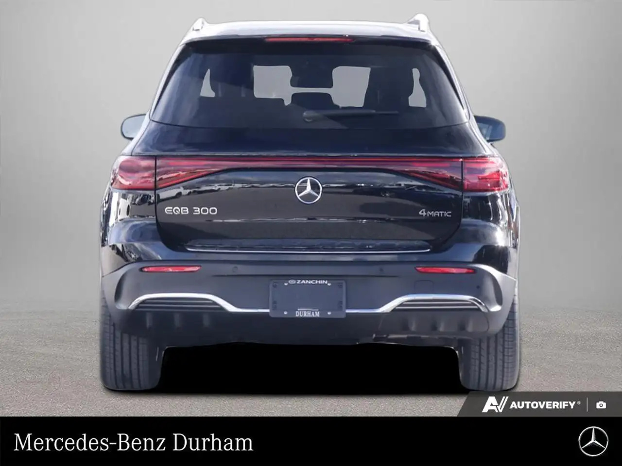 Mercedes-Benz EQB снимка Mercedes-Benz EQB