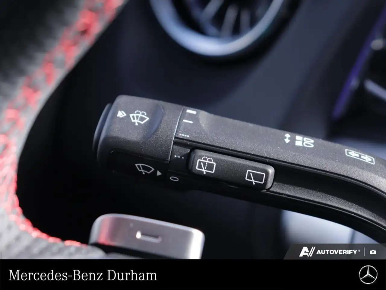 Mercedes-Benz EQB снимка Mercedes-Benz EQB