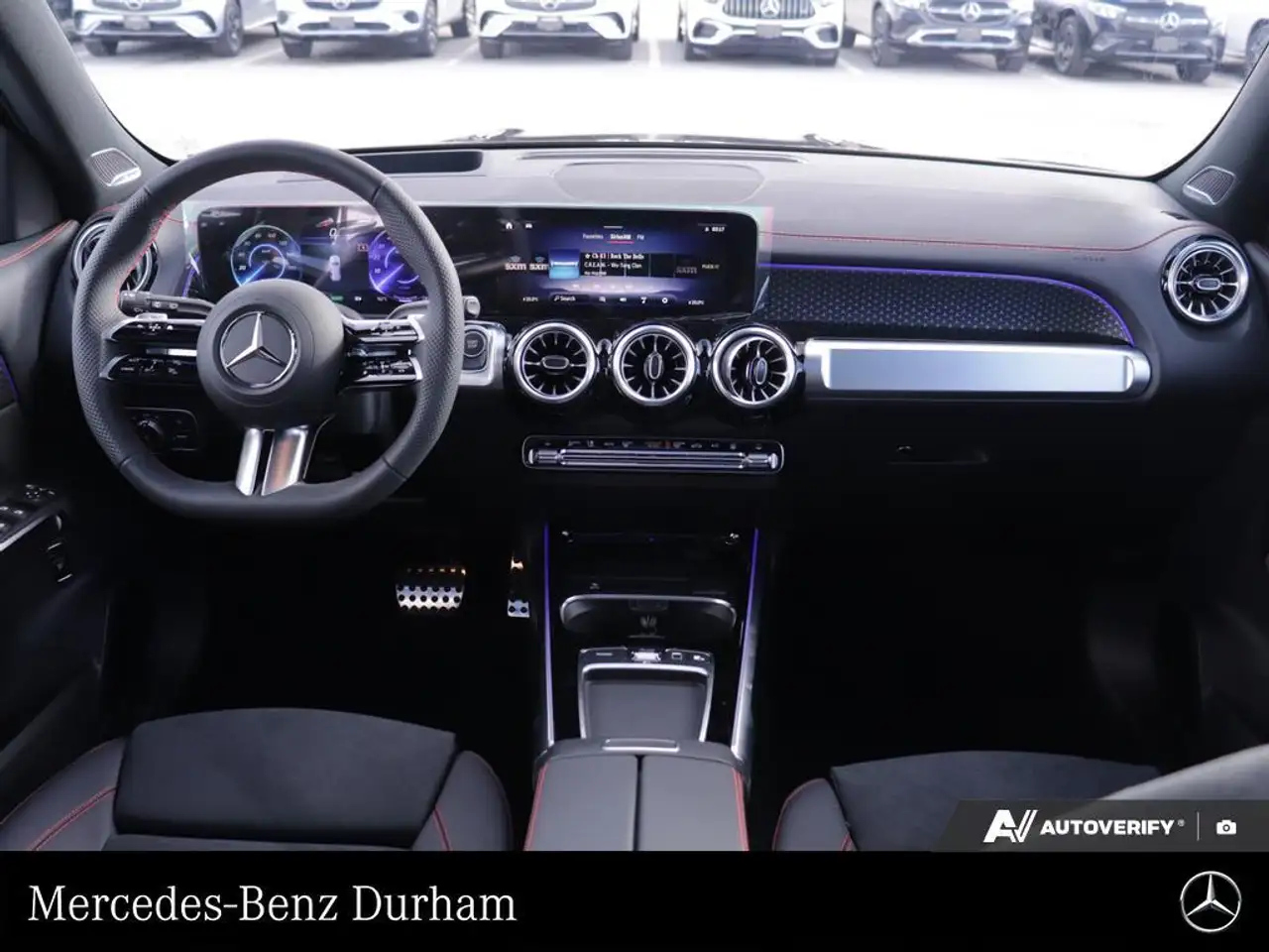 Mercedes-Benz EQB снимка Mercedes-Benz EQB