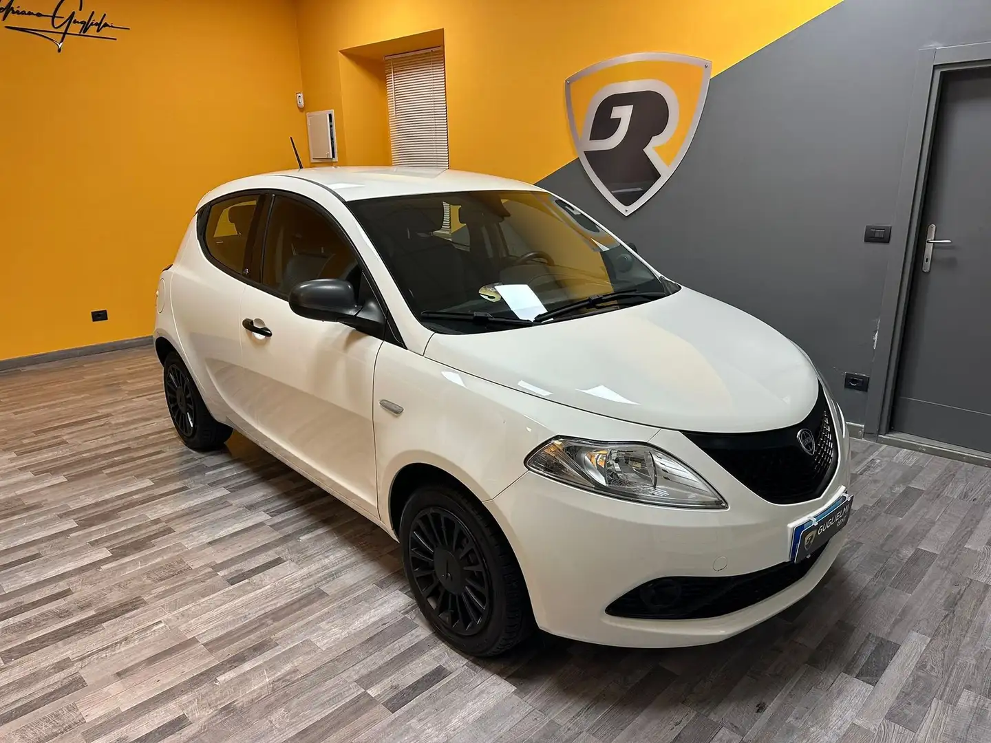 Lancia Ypsilon Ypsilon 1.2 69 CV 5 porte S&S Black and Noir - 2
