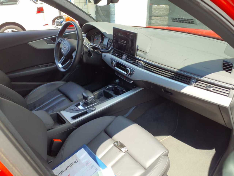 Audi A4 40 2.0 TDI Avant S line — photo 3