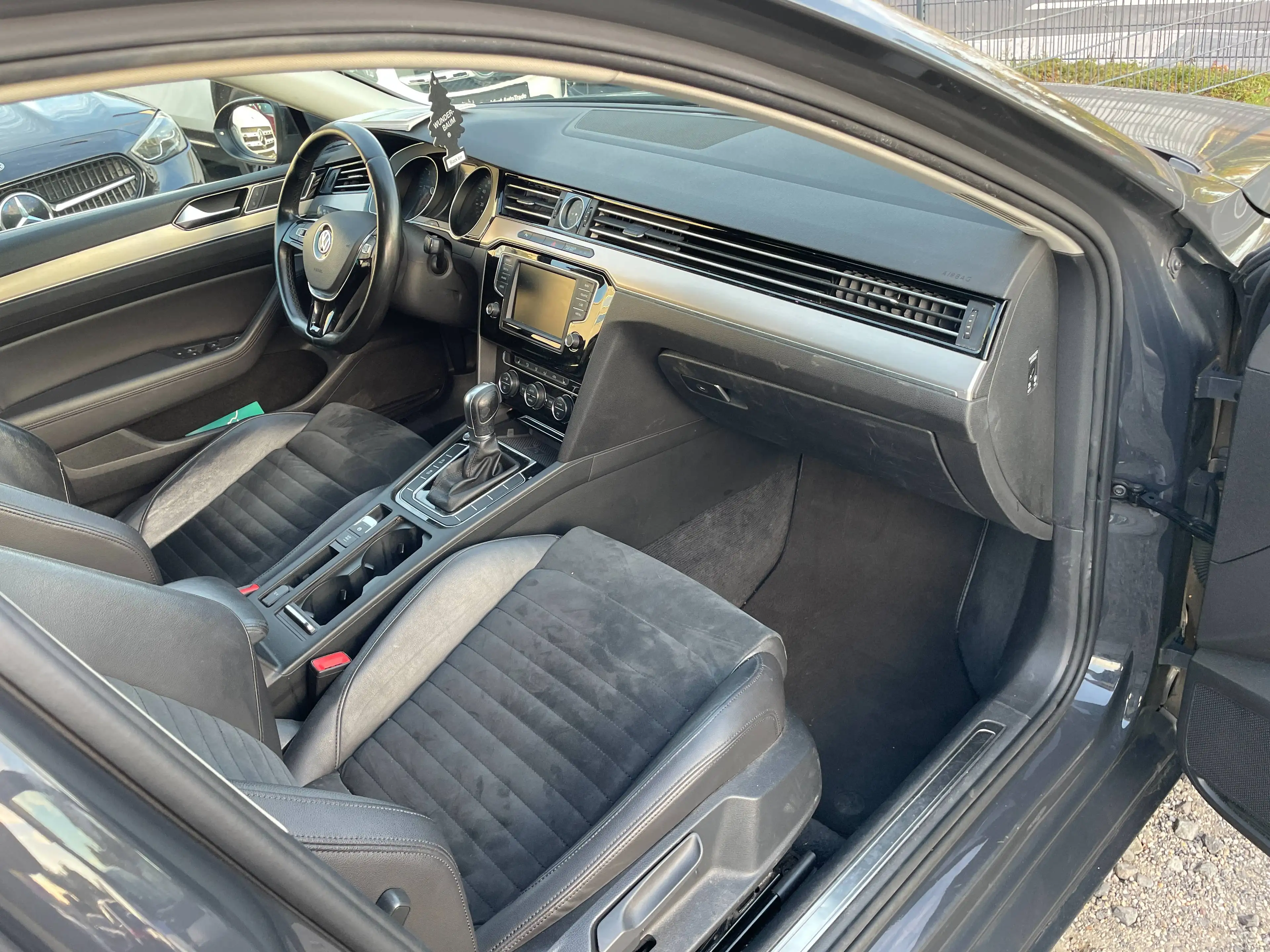 Volkswagen Passat Variant Highline BMT/Start-Stop — photo 2