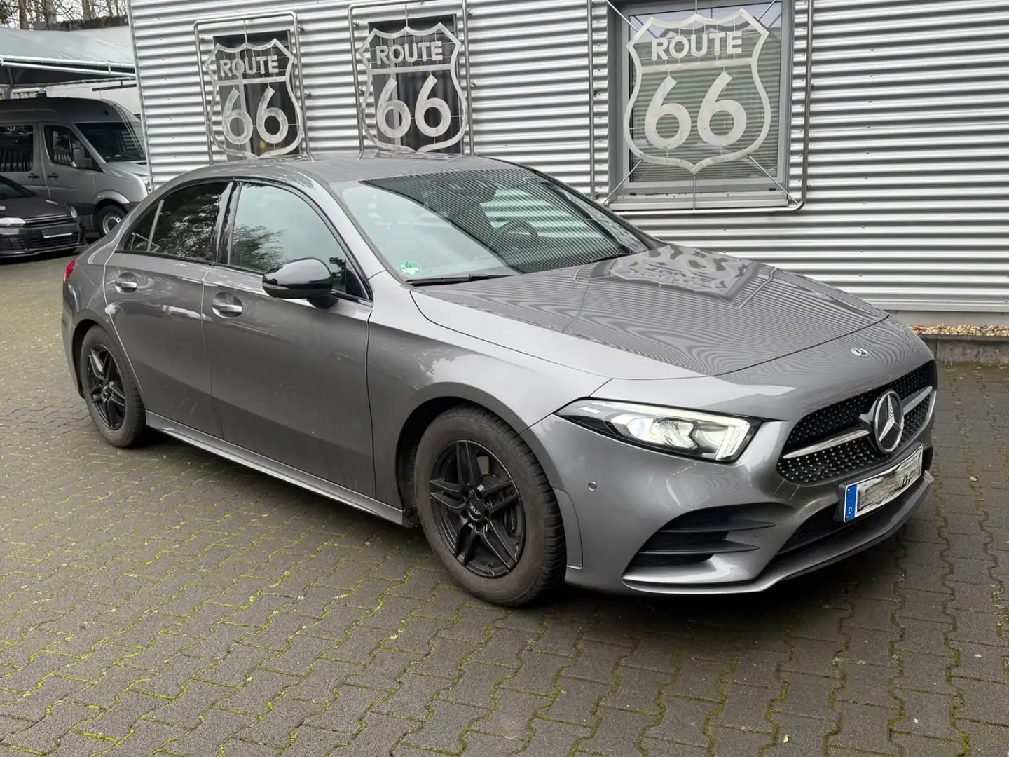 Mercedes-Benz A 200 A200 Aut. Limousine ,AMG Line.1.Hd.Navi,LED Grau - 1