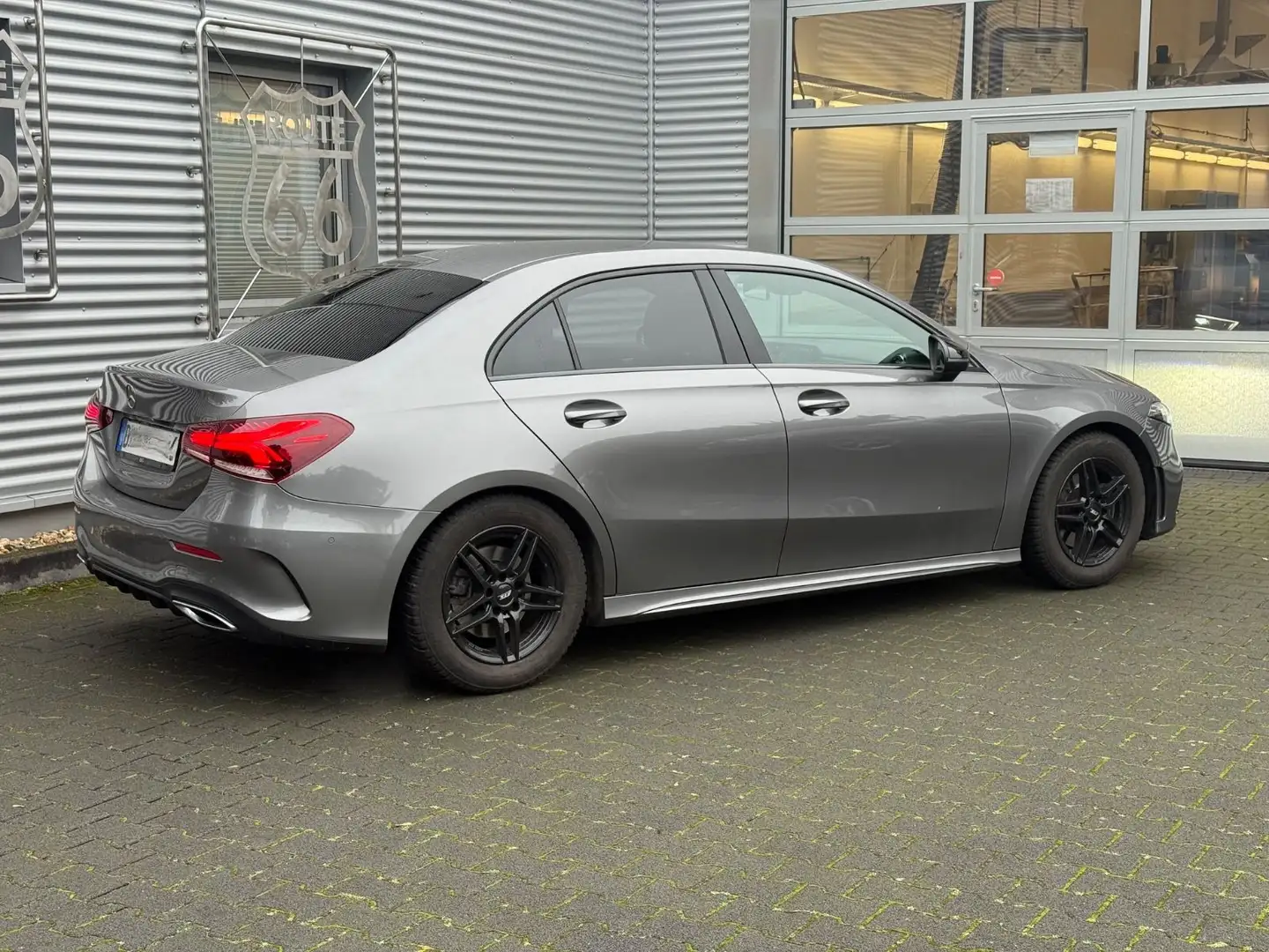 Mercedes-Benz A 200 A200 Aut. Limousine ,AMG Line.1.Hd.Navi,LED Grau - 2