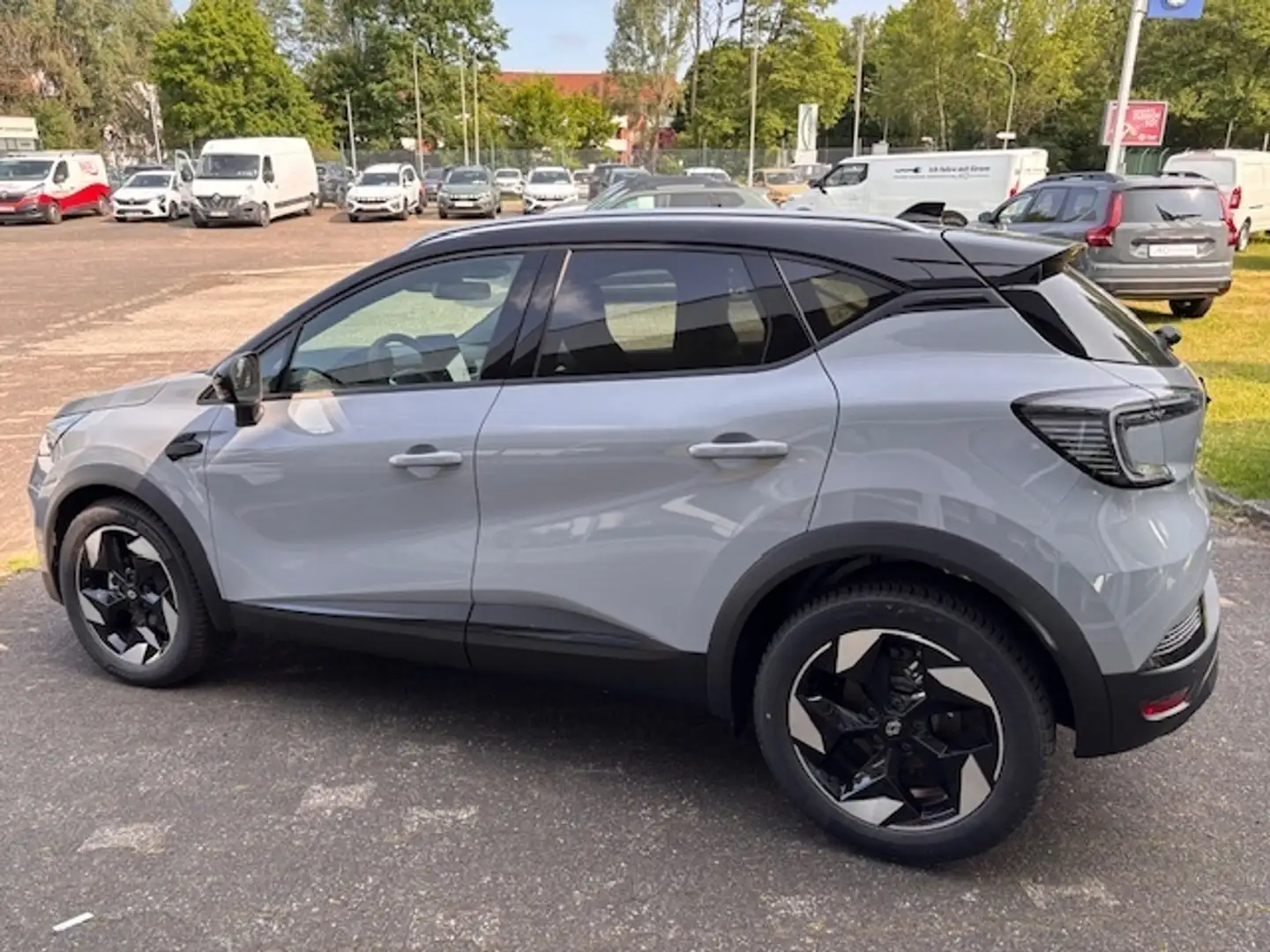 Renault Captur Techno Mild Hybrid 160 EDC Grijs - 2