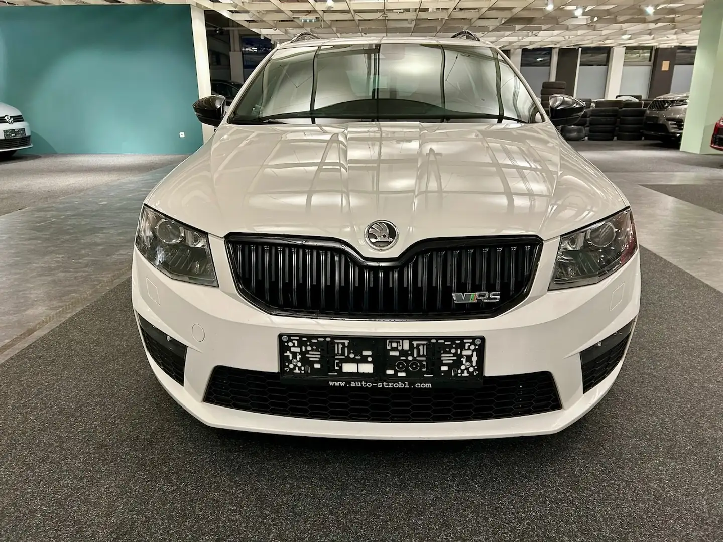 Skoda Octavia Combi RS 2,0 TDI Green tec DSG Weiß - 2