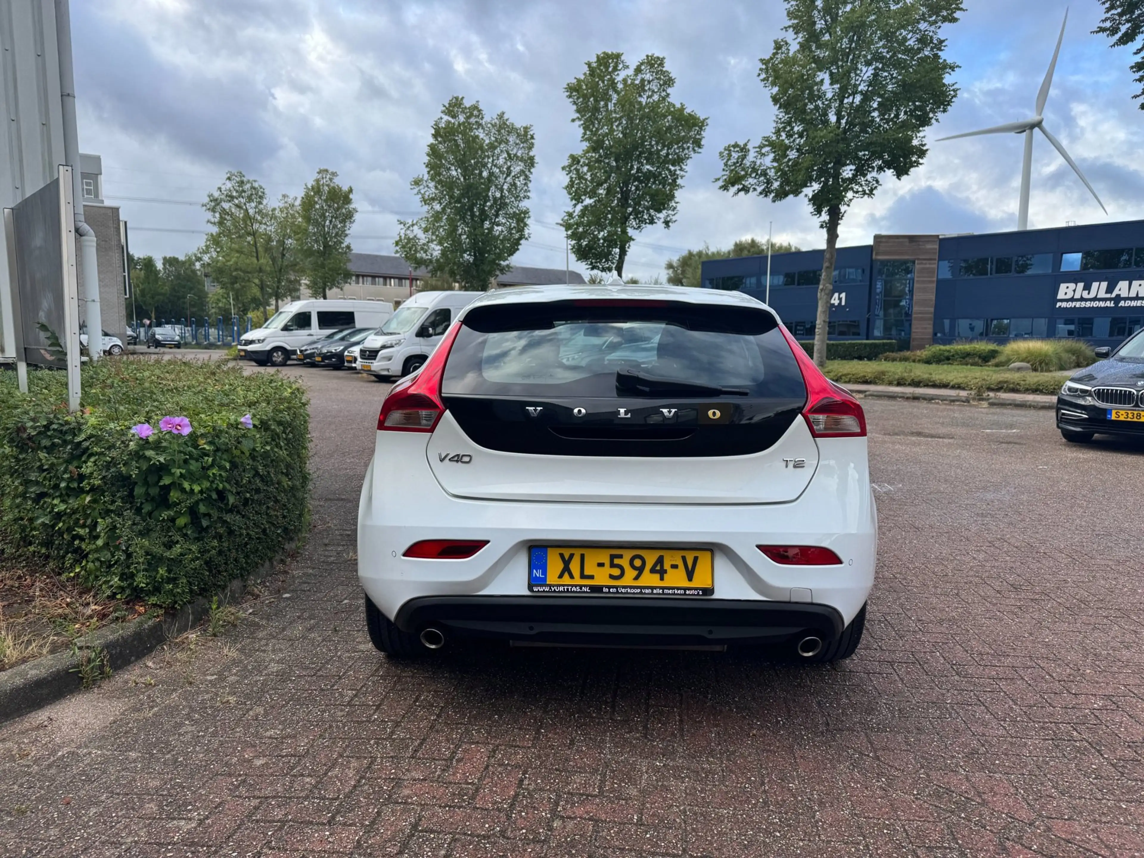 Volvo V40 1.6 T2 Summum — photo 3