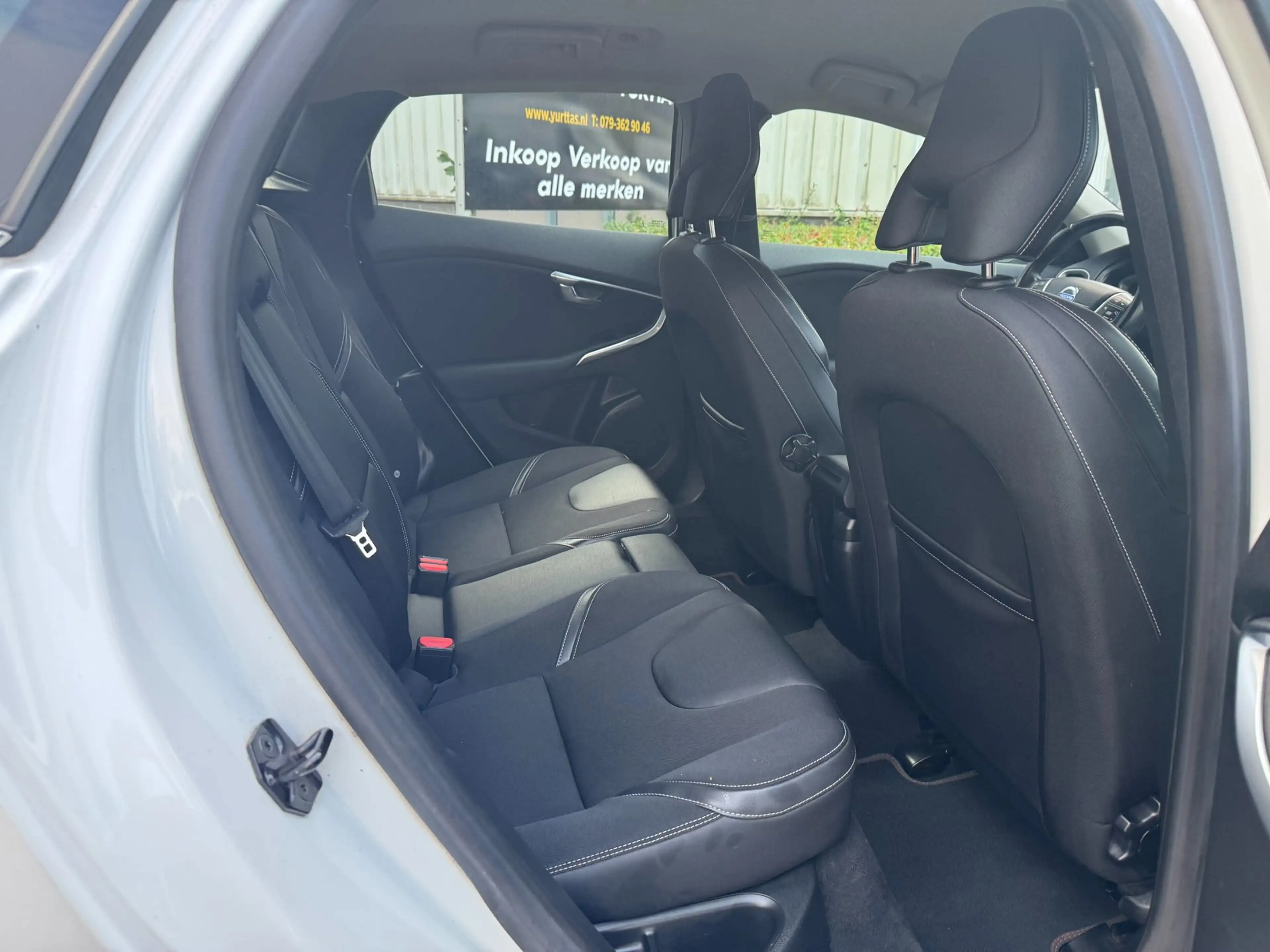 Volvo V40 1.6 T2 Summum — photo 9
