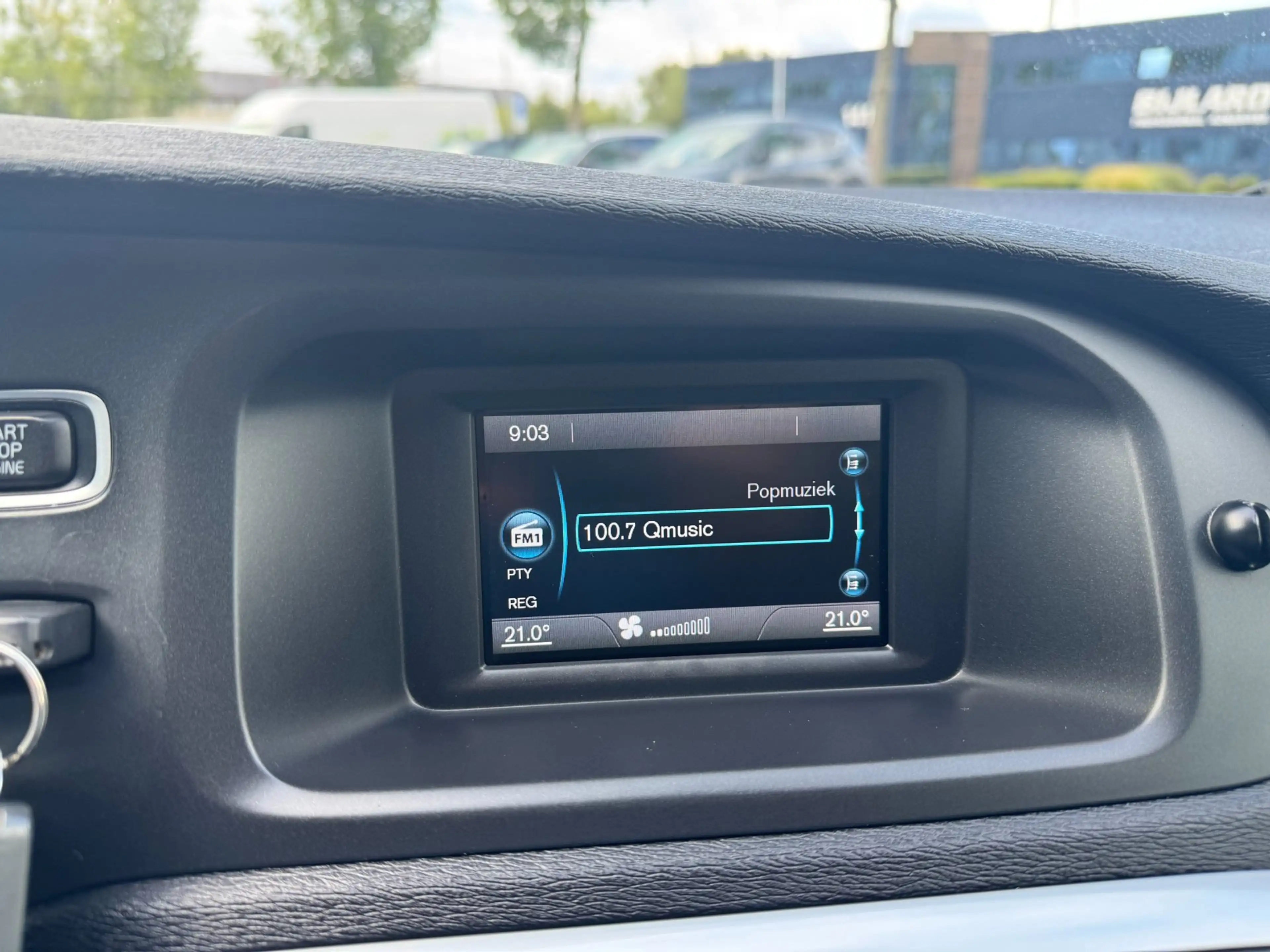 Volvo V40 1.6 T2 Summum — photo 12