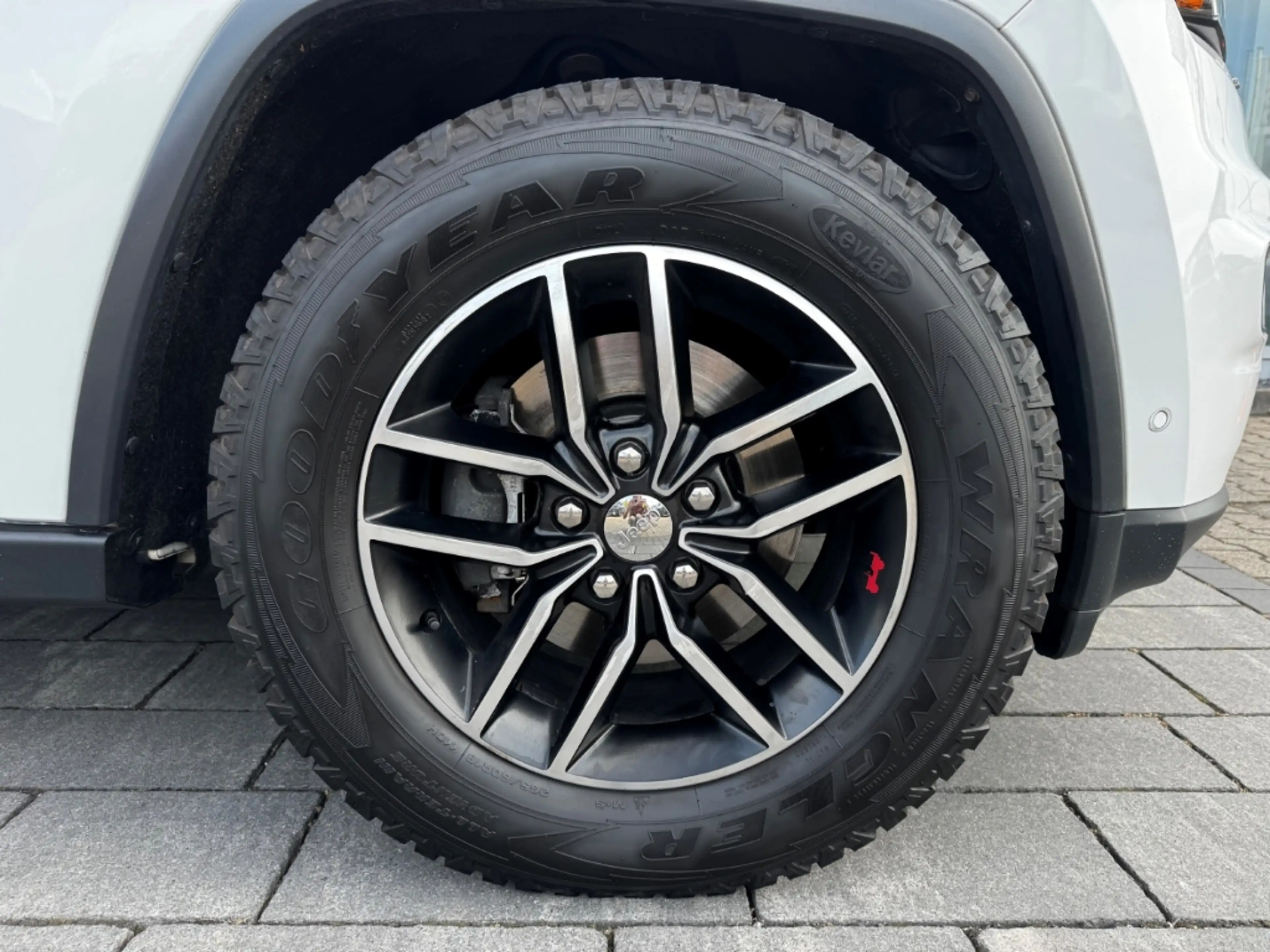 Jeep Grand Cherokee 5,7 Trailhawk V8 Leder Klima Allrad hintere Displa — photo 10