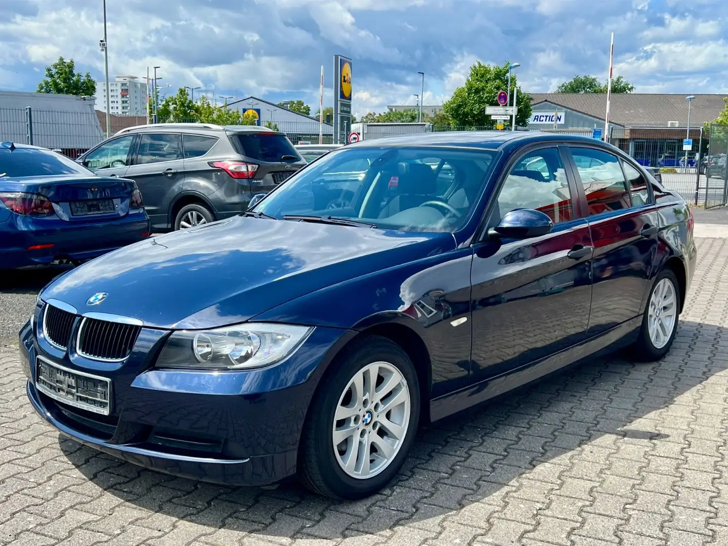 BMW 318 i Lim. *KLIMAAUT./ SHD* Blu/Azzurro - 1