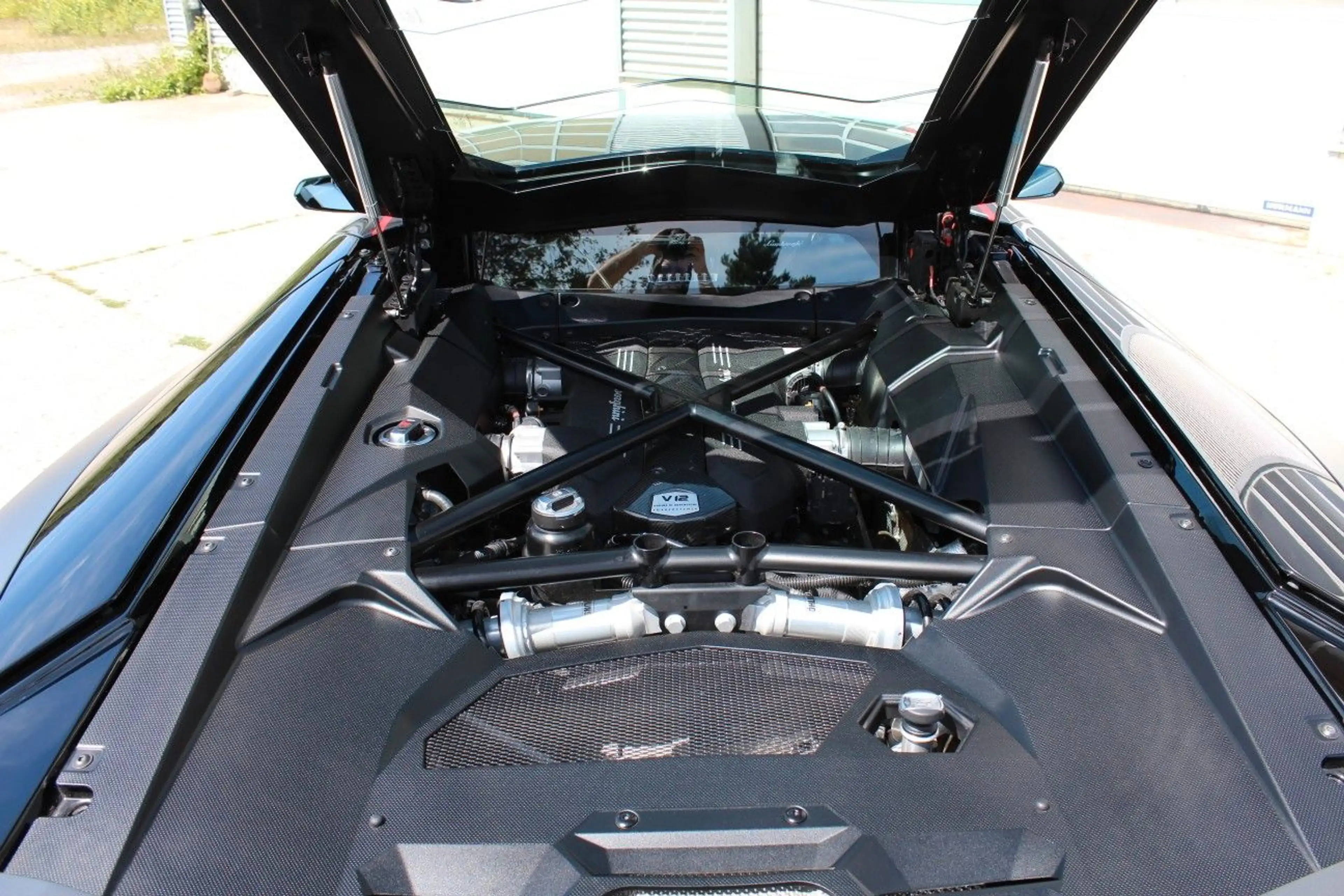 Lamborghini Aventador LP 700-4 ///Pirelli EDITION/// 1of100 — photo 8