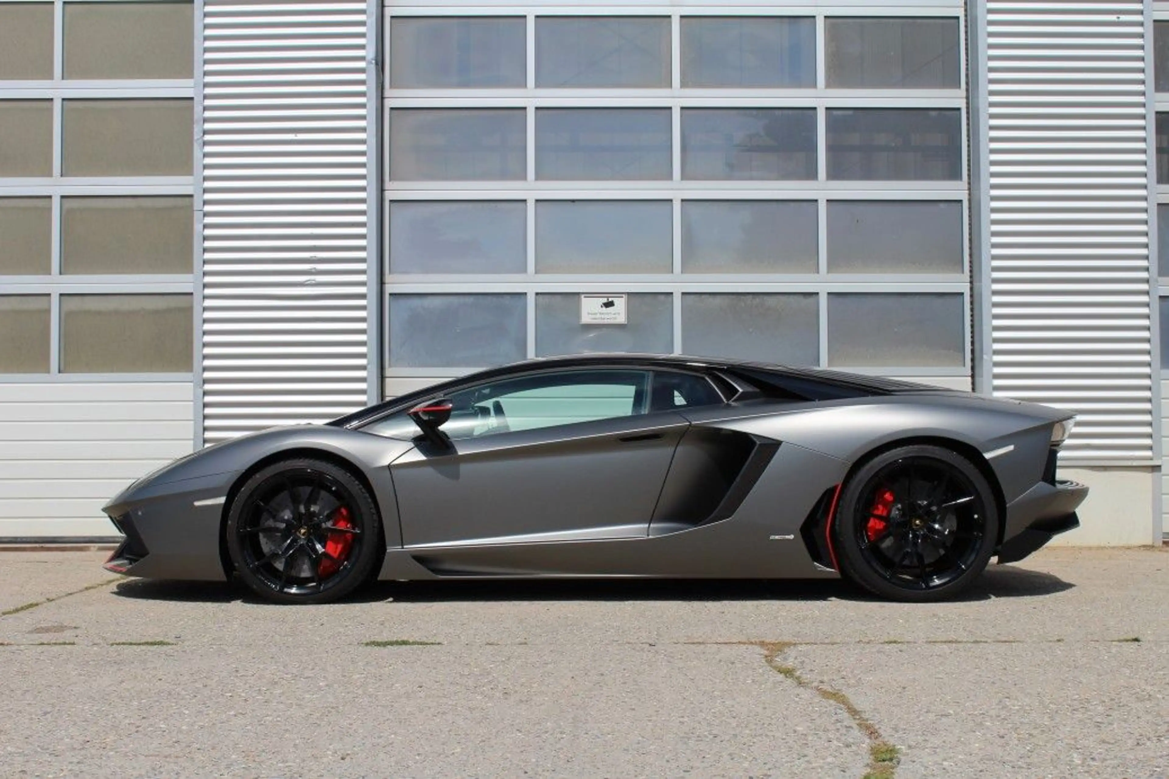 Lamborghini Aventador LP 700-4 ///Pirelli EDITION/// 1of100 — photo 5