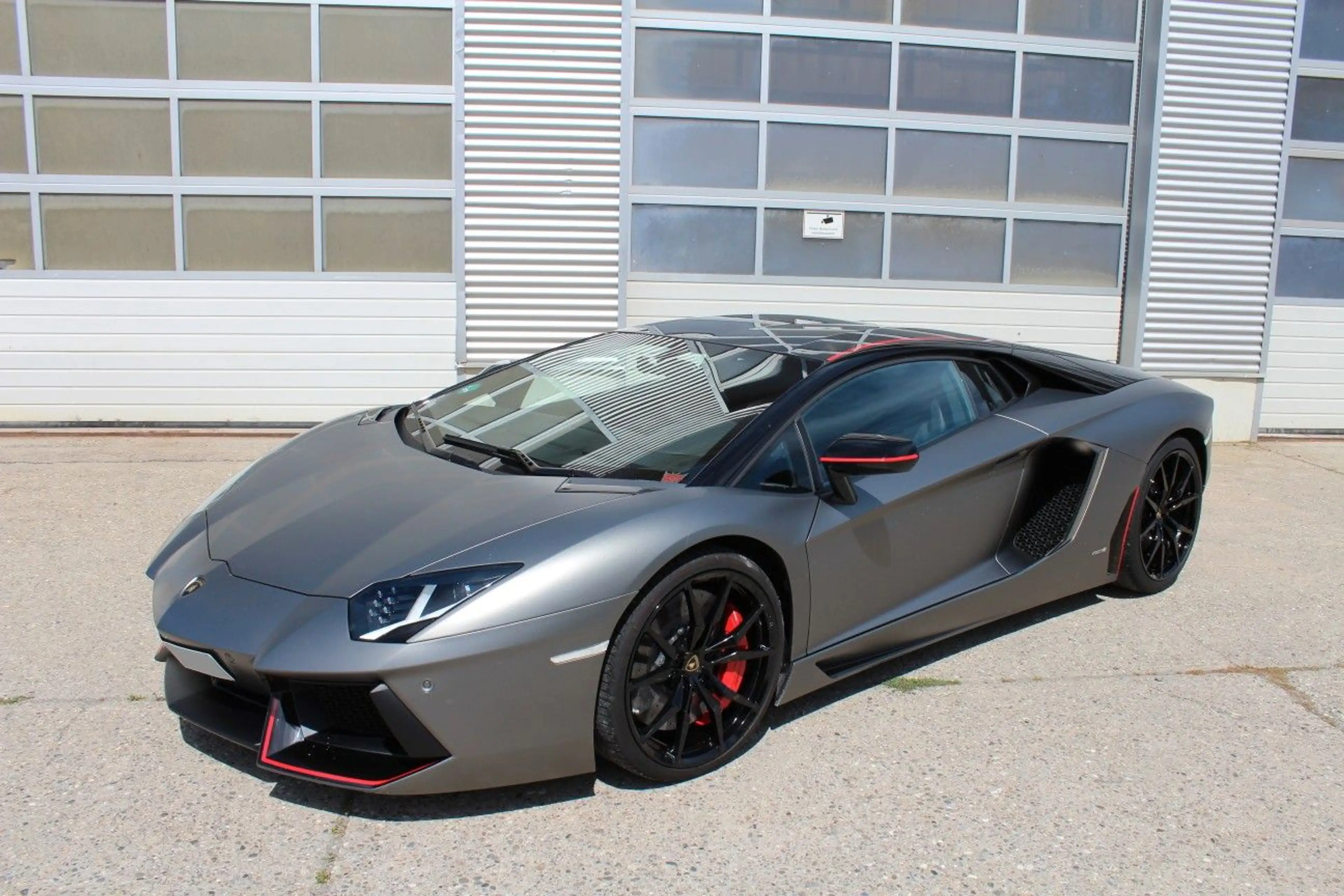Lamborghini Aventador LP 700-4 ///Pirelli EDITION/// 1of100 — photo 3