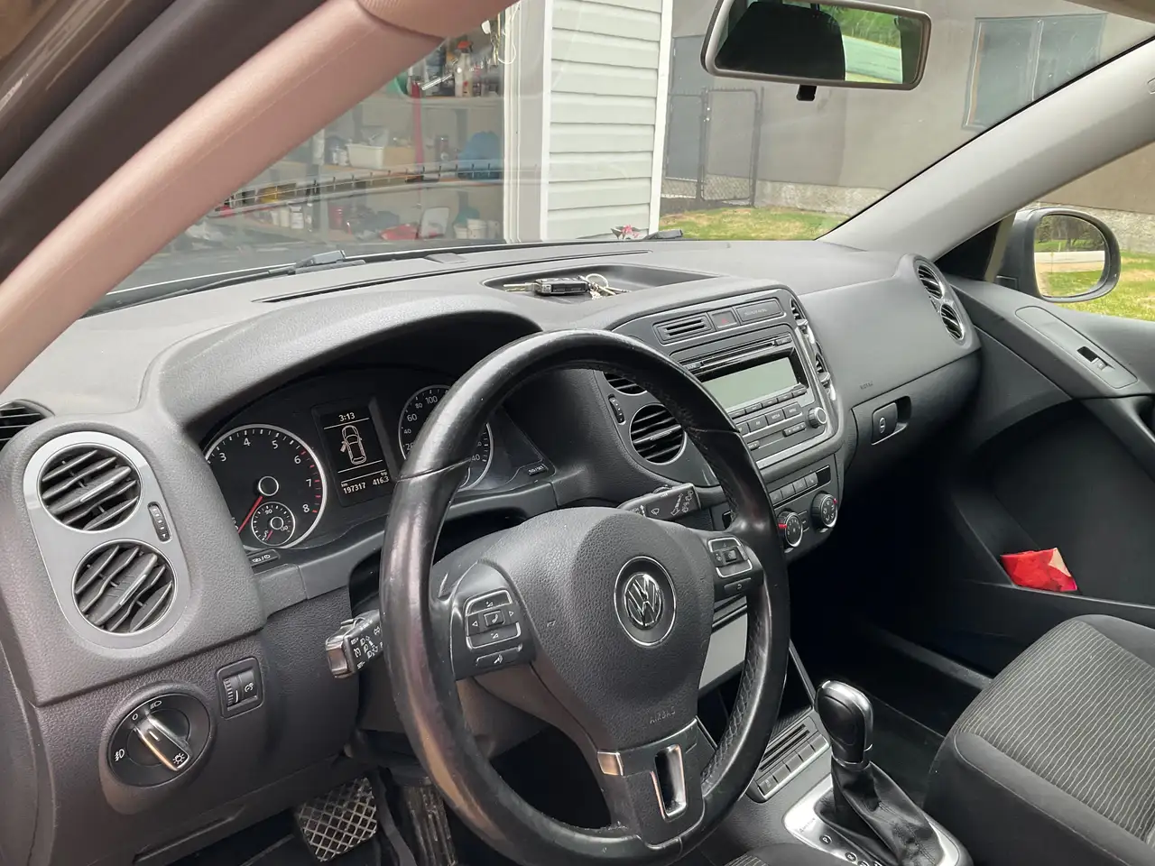 Volkswagen Tiguan photo Volkswagen Tiguan