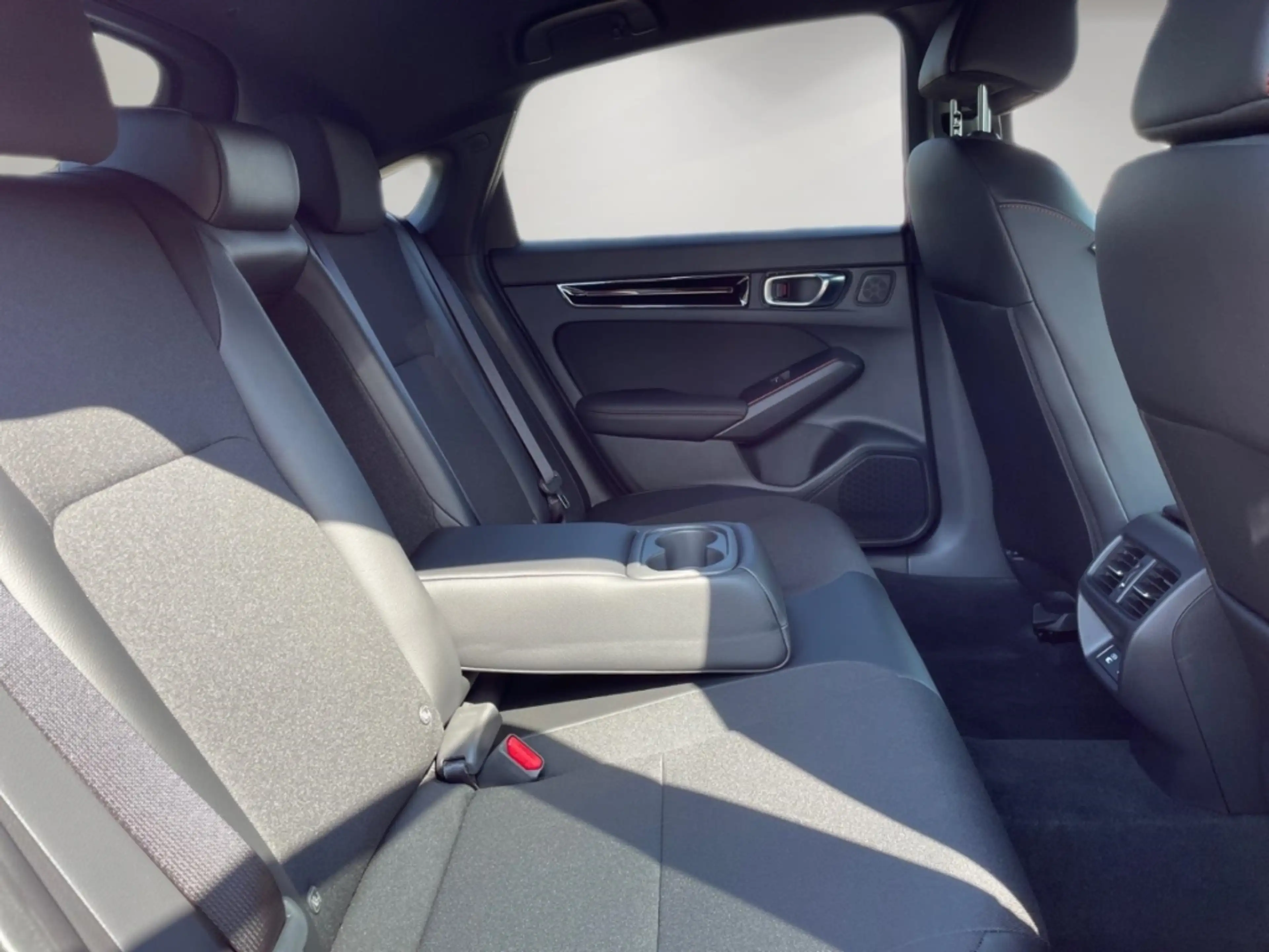 Honda Civic Hybrid 2.0 e HEV Sport Navi Digitales Cockpit LED — photo 15