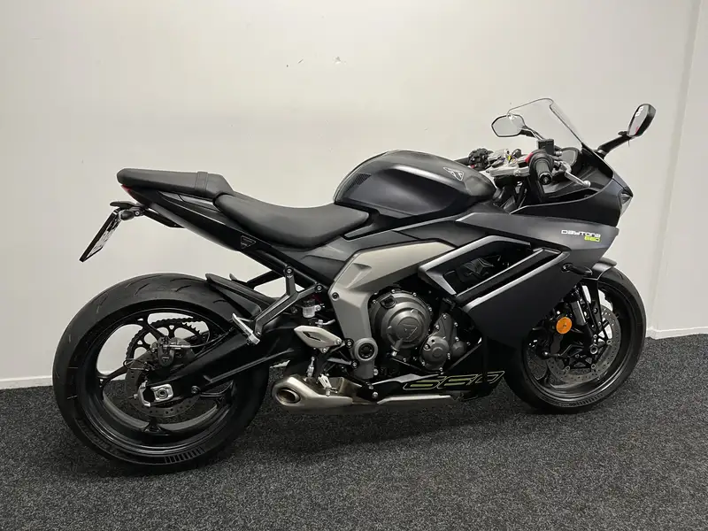 Triumph Daytona - foto 4