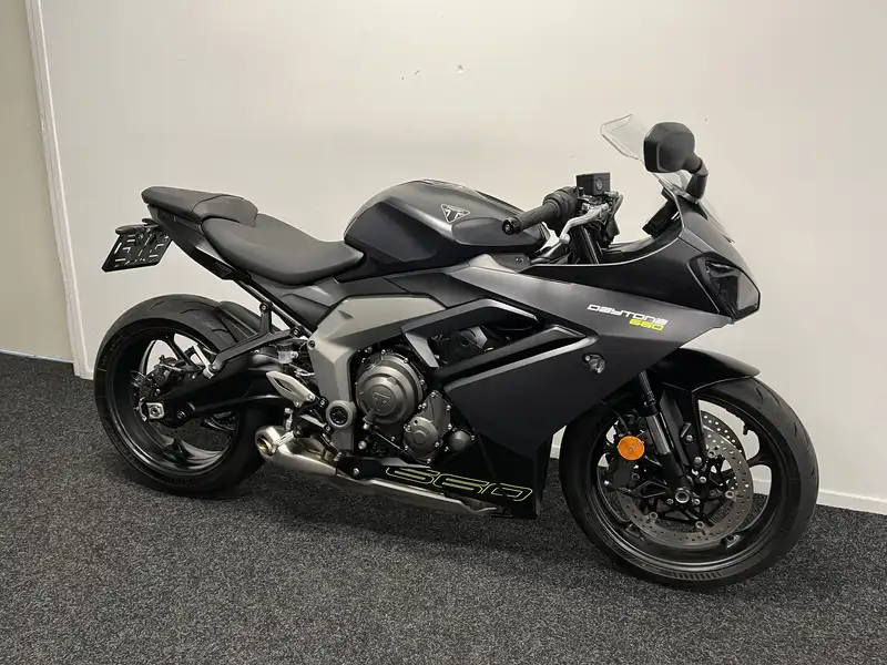 Triumph Daytona - foto 3