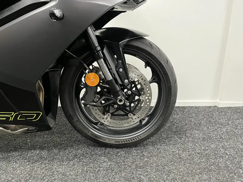 Triumph Daytona - foto 5