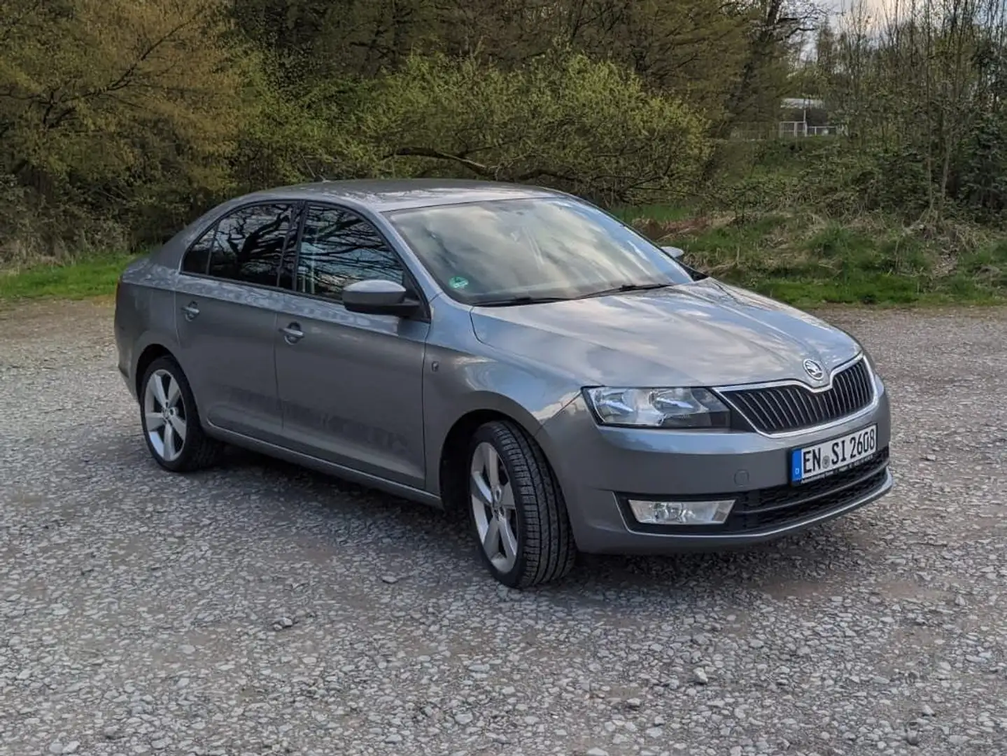 Skoda Rapid/Spaceback Rapid Diesel Rapid 1.6 TDI Elegance Green tec Silber - 2