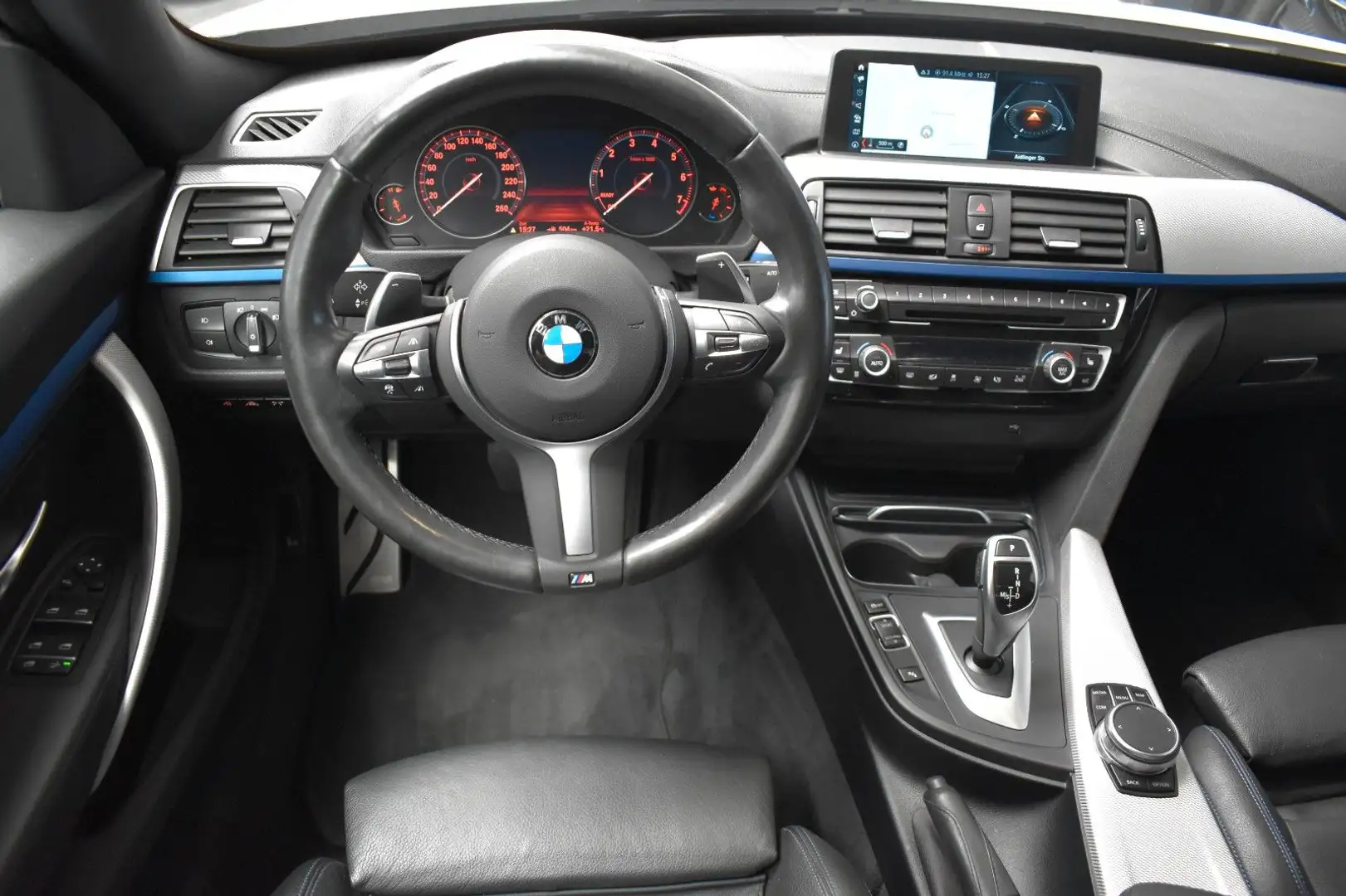 BMW 320 xDrive M SPORT*LEDER*SHZ*PDC* White - 2