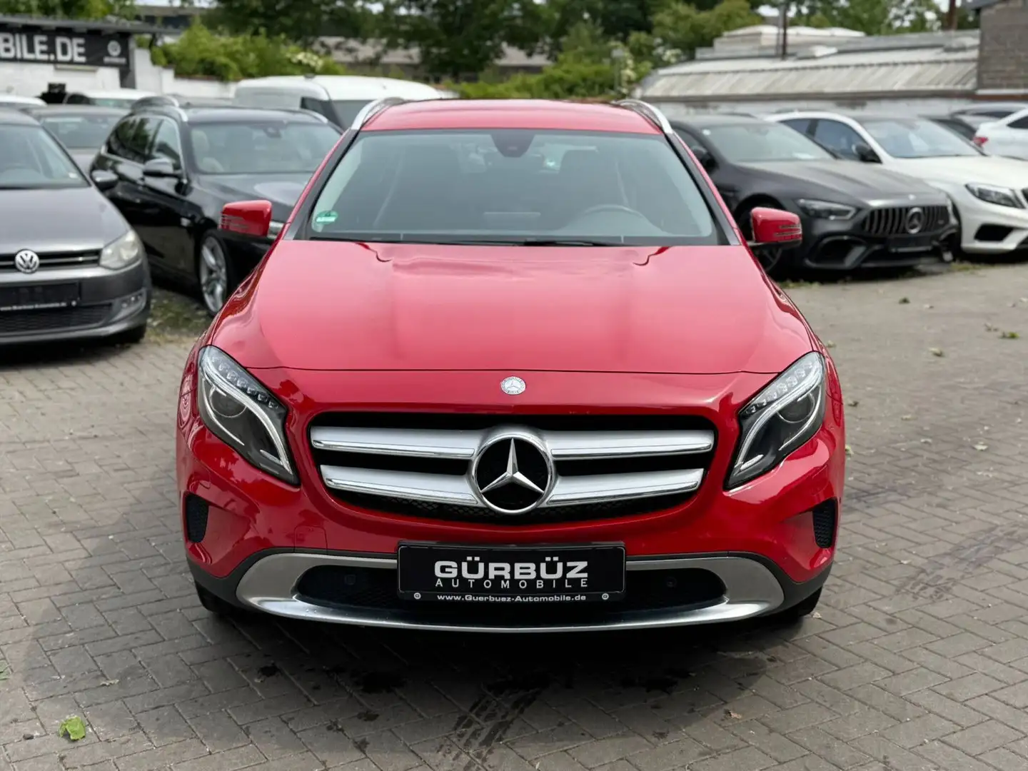 Mercedes-Benz GLA 200 d Urban Automatik*BiXenon*Tleder*PTS Красный - 2
