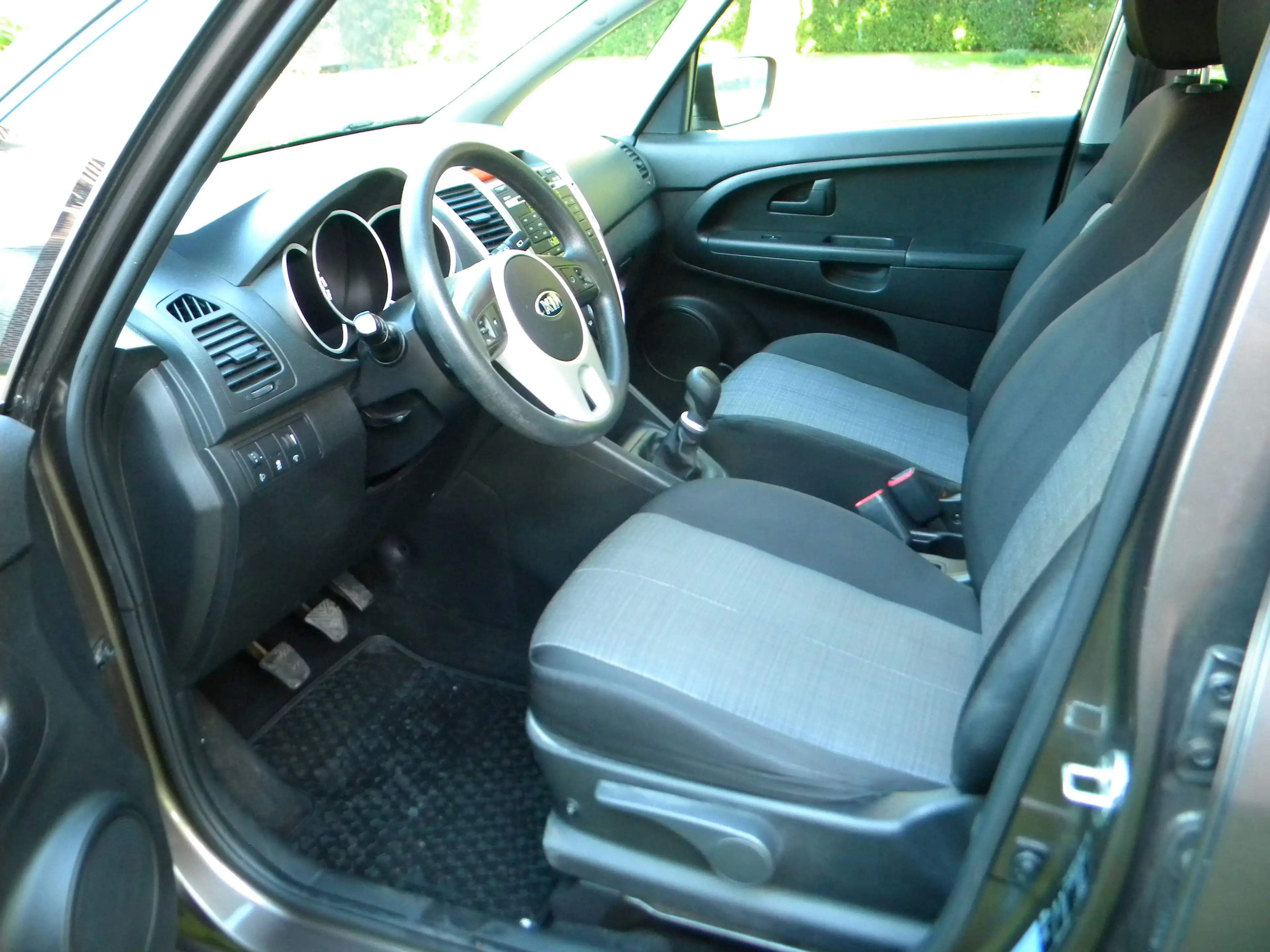 Kia Venga Venga 1.4i Lounge — photo 12