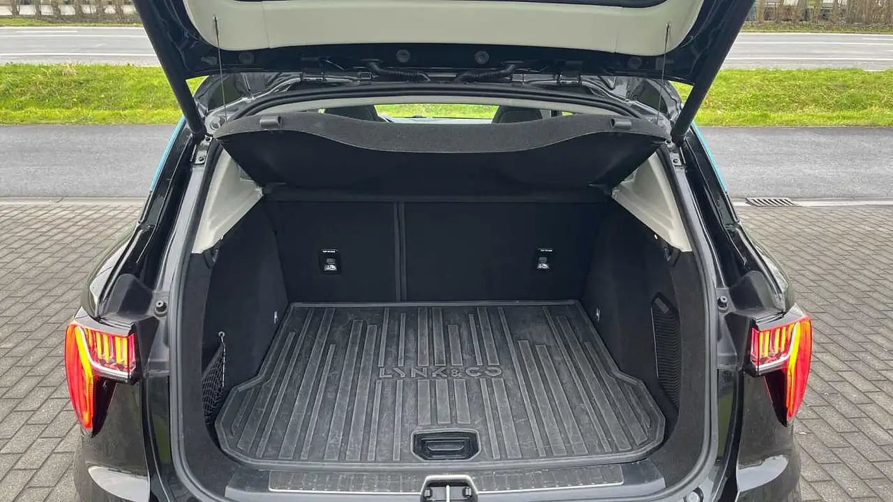 Lynk & Co 01 Phev 1.5 HYBRIDE 13
