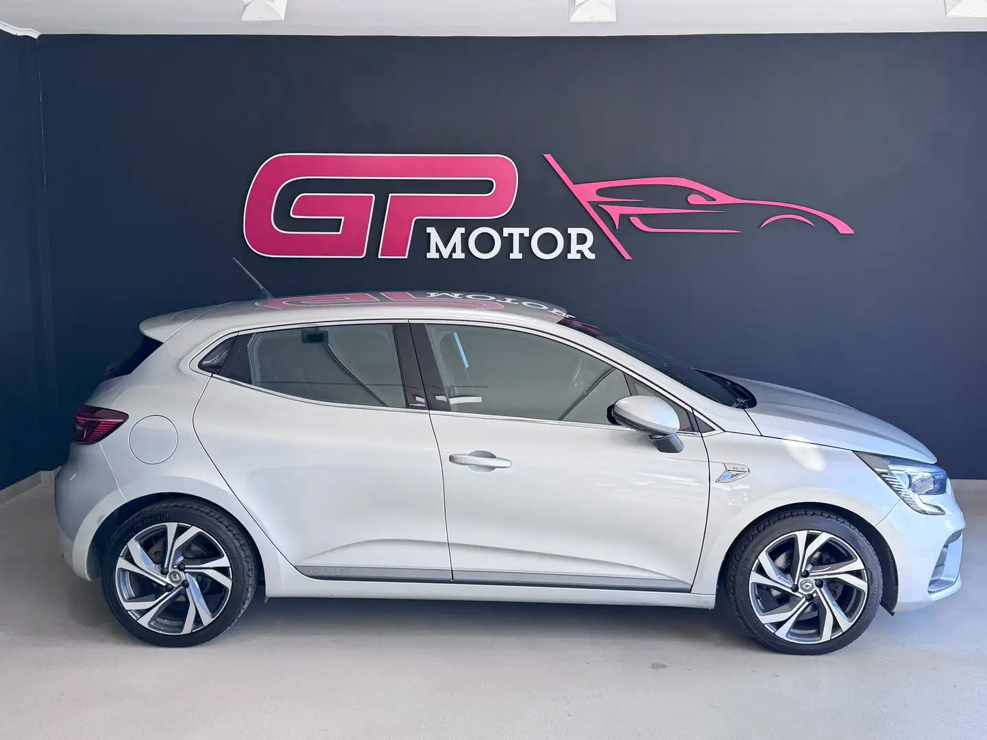 Renault Clio Clio V 2019 1.6 E-Tech hybrid R.S. Line 140cv auto Plateado - 2