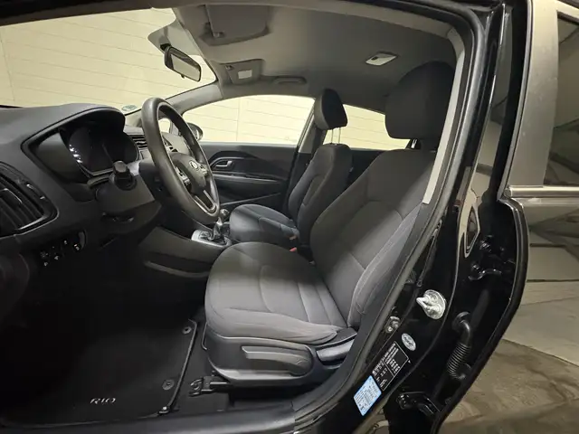 Kia Rio view 6