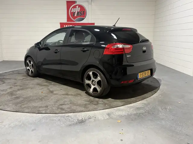 Kia Rio view 2