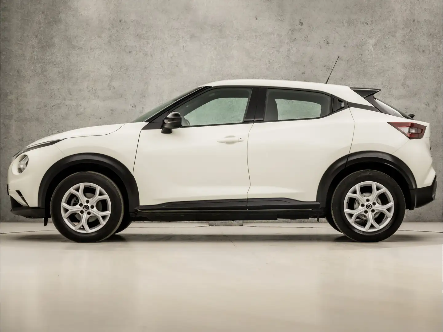 Nissan Juke 1.0 DIG-T Sport (APPLE CARPLAY, CAMERA, ZWART HEME Wit - 2
