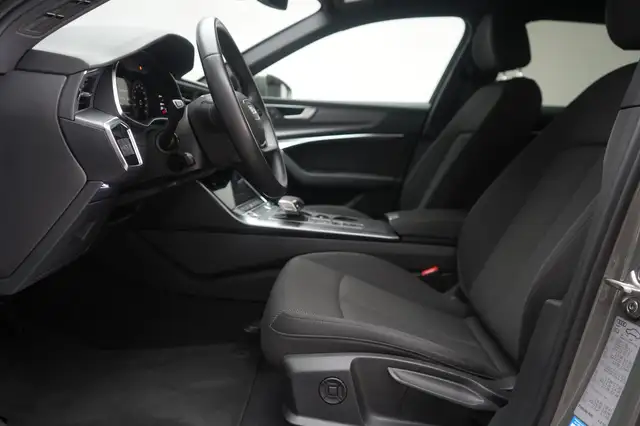 Audi A6 Avant view 10
