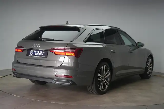 Audi A6 Avant view 6