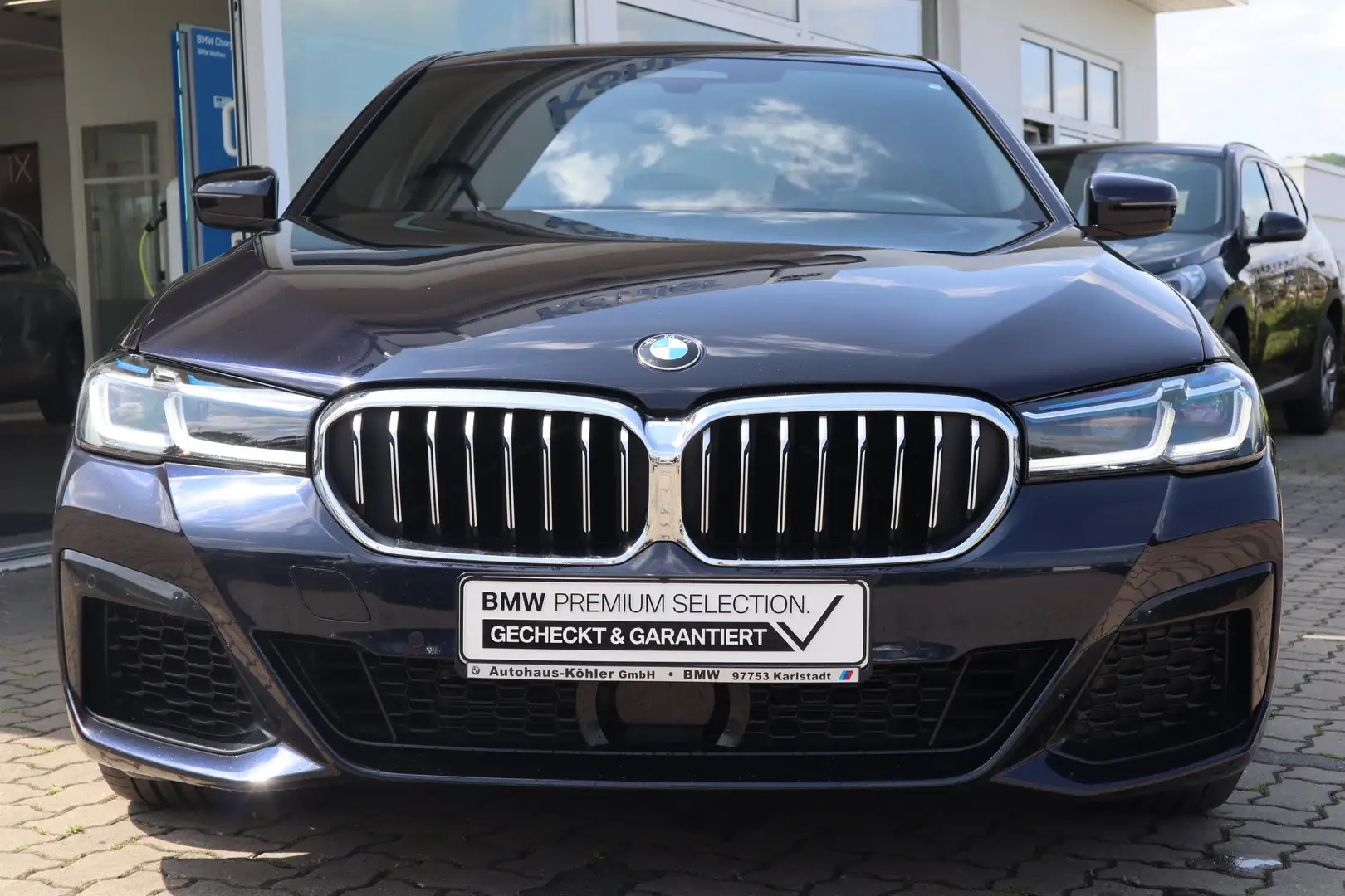 BMW 540 i xDrive Limousine M Sportpaket Head-Up DAB Zwart - 2