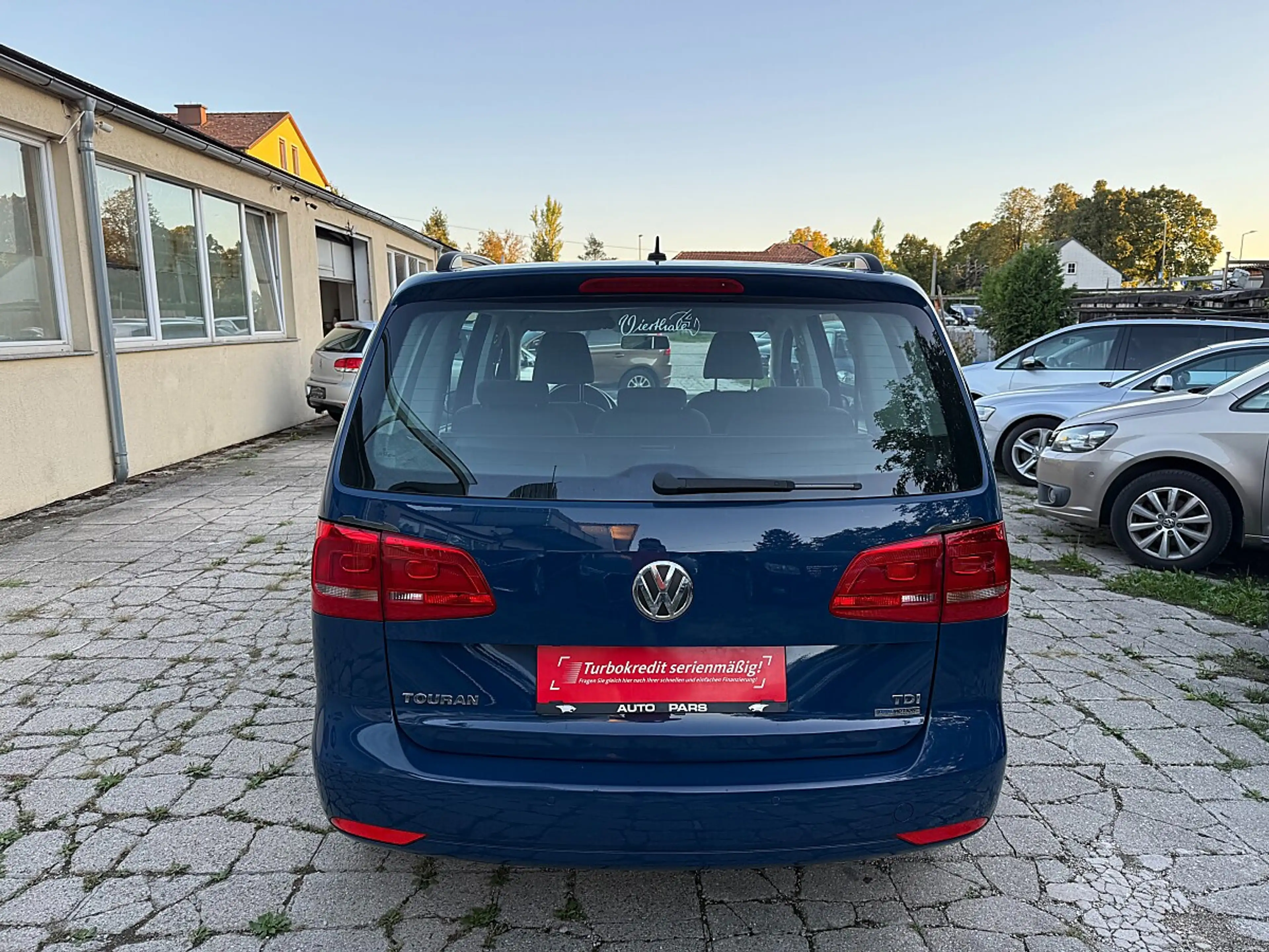 Volkswagen Touran 1,6 TDI-1.BESITZ-PARKLENKASSIST-1/3 ZINSFREI FI... — photo 7