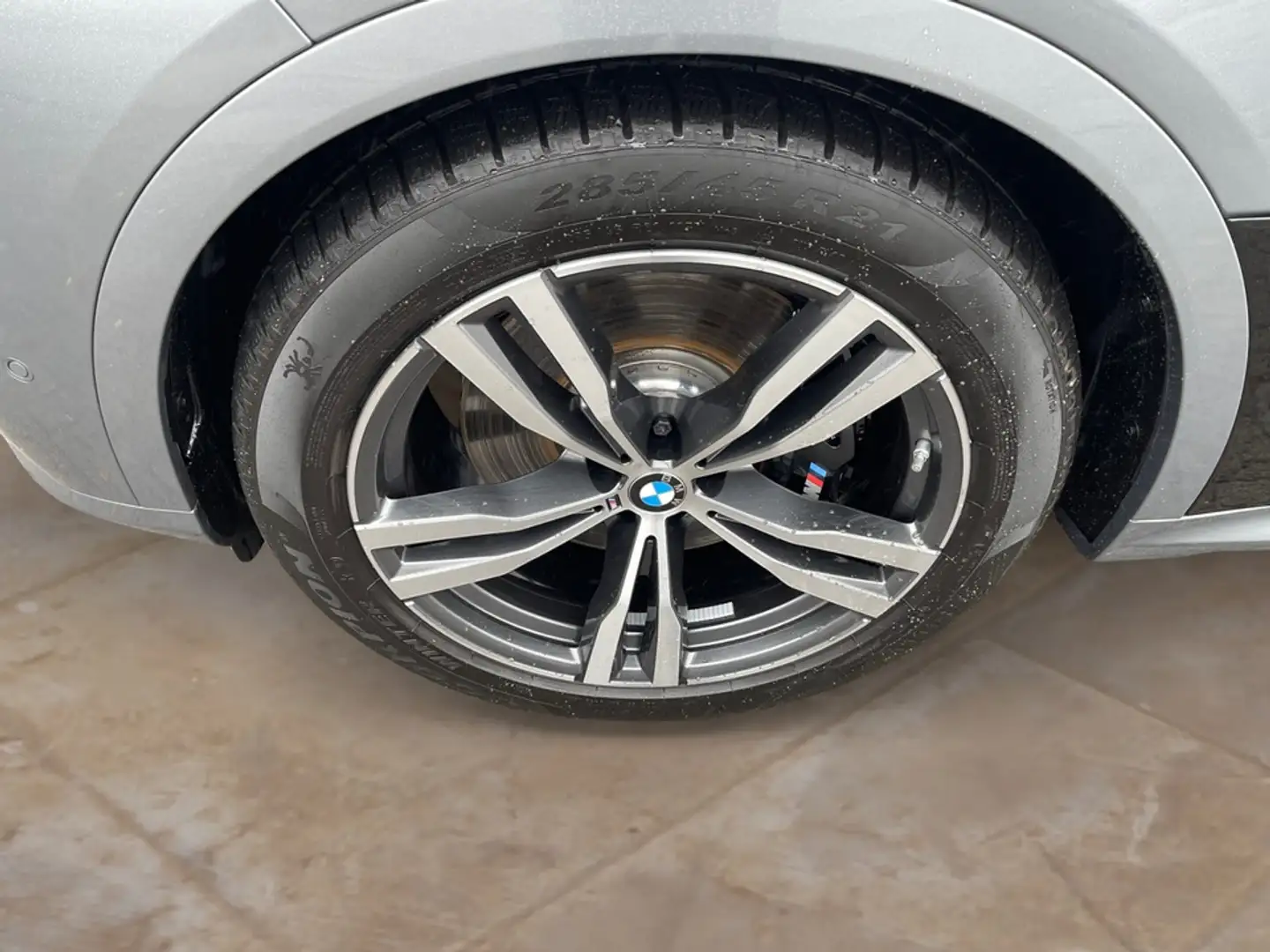 BMW X7 M60i xDrive +Exklusiv Paket+Standheizung+AHK Grau - 2