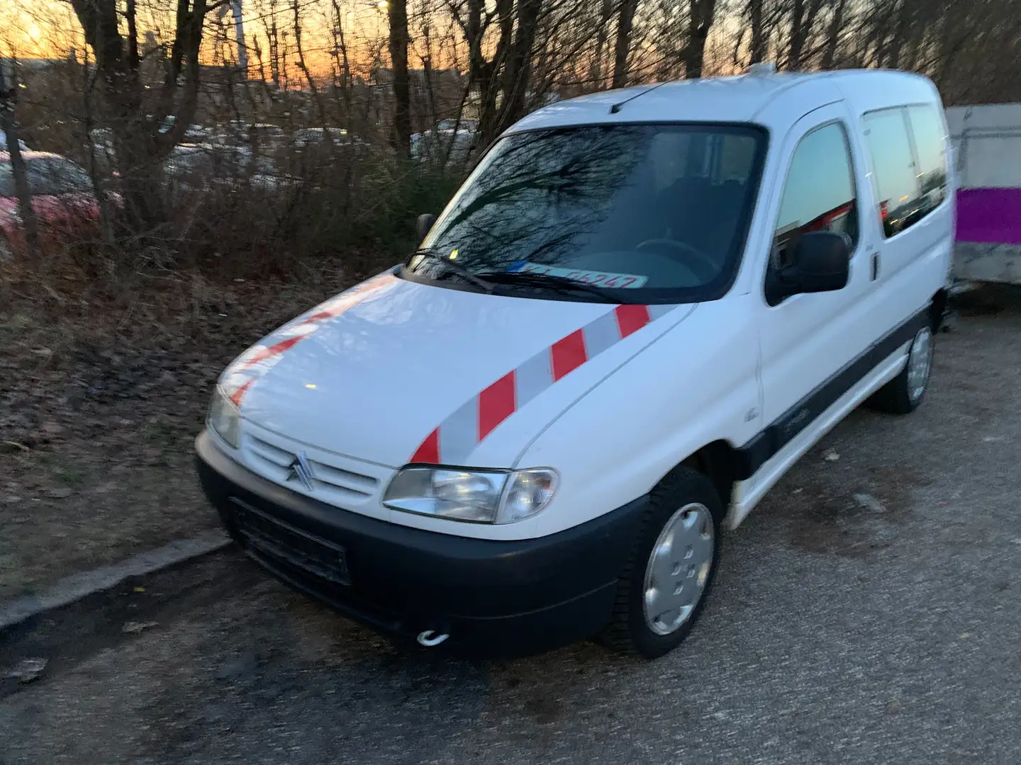 Citroen Berlingo Berlingo 1.9 D.,Tüv -Neu AHK Weiß - 2