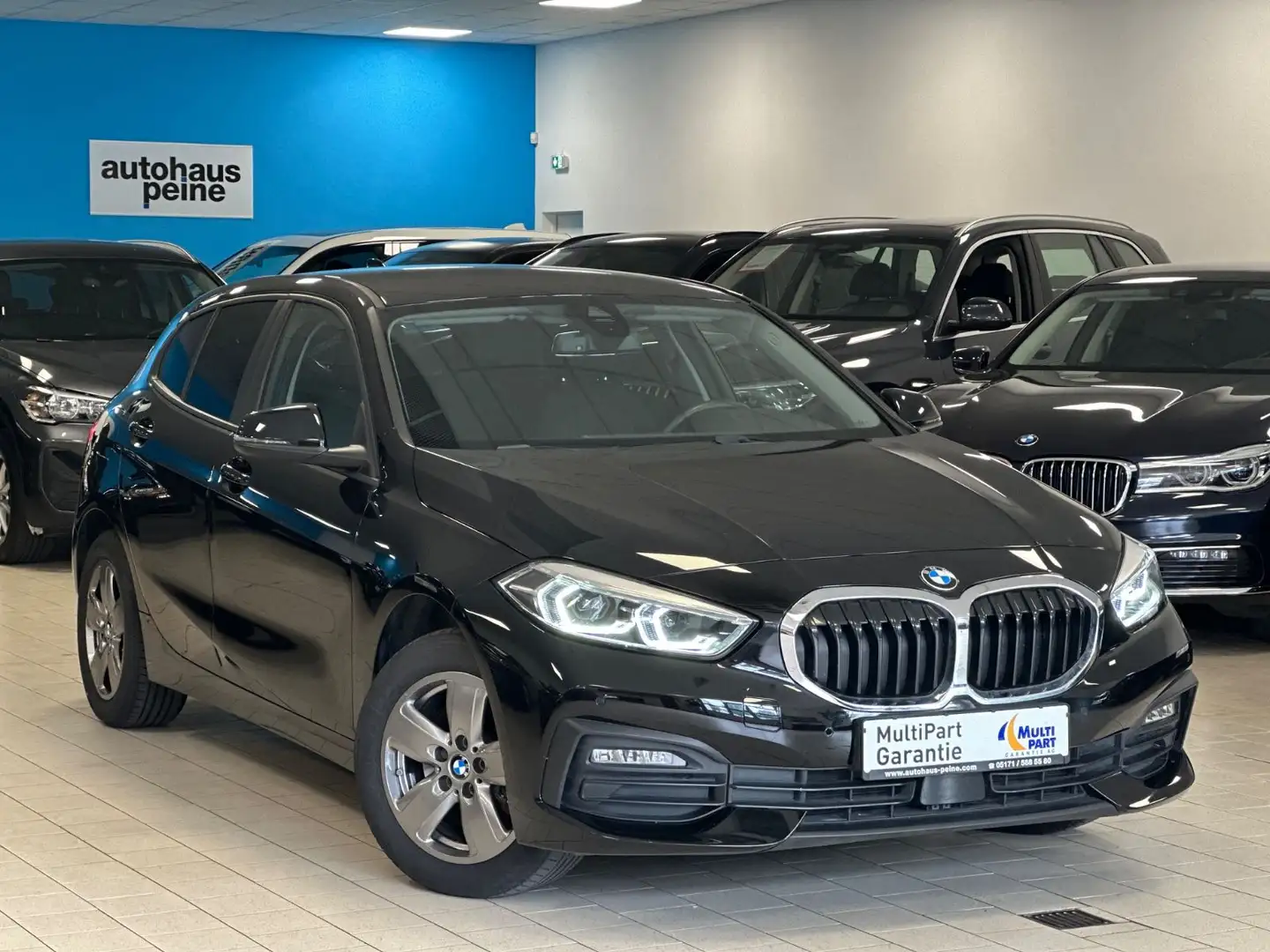 BMW 118 i Advantage Navi/LED/SitzHeiz/Tempomat/WLAN Schwarz - 1
