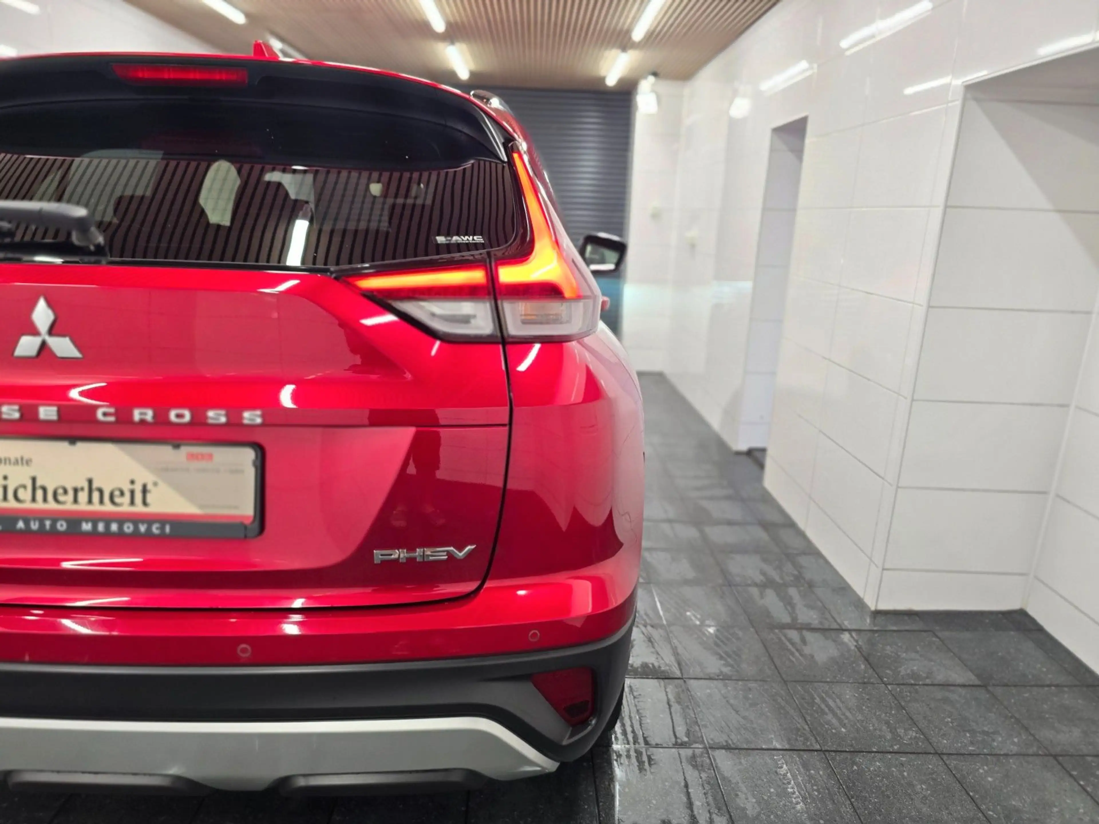 Mitsubishi Eclipse Cross 2.4 Plus Hybrid 4WD/LED/Navi/Cam — photo 8