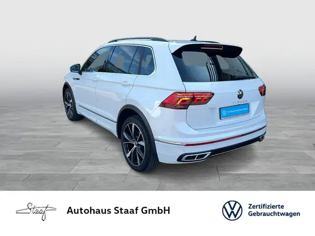 Volkswagen Tiguan view 3