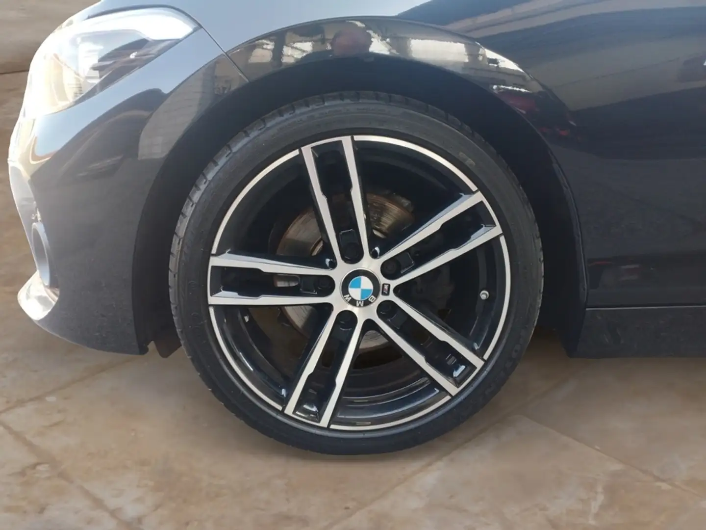 BMW 120 i M Sport + GARANTIE Zwart - 2