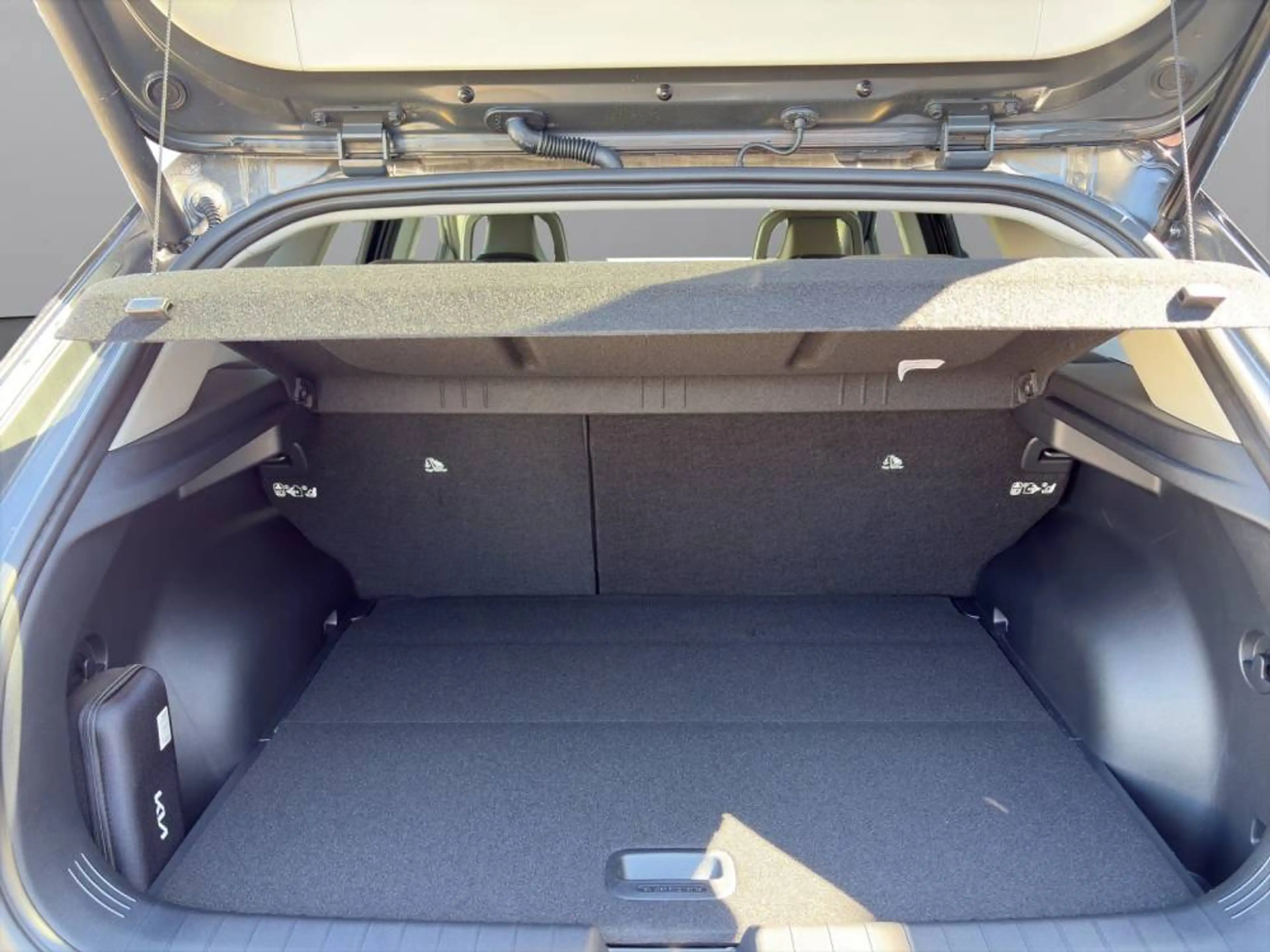 Kia EV4 81.4 FWD EARTH|LEDER|360°KAMERA|KEY-LESS|V2L|FULL- — photo 7