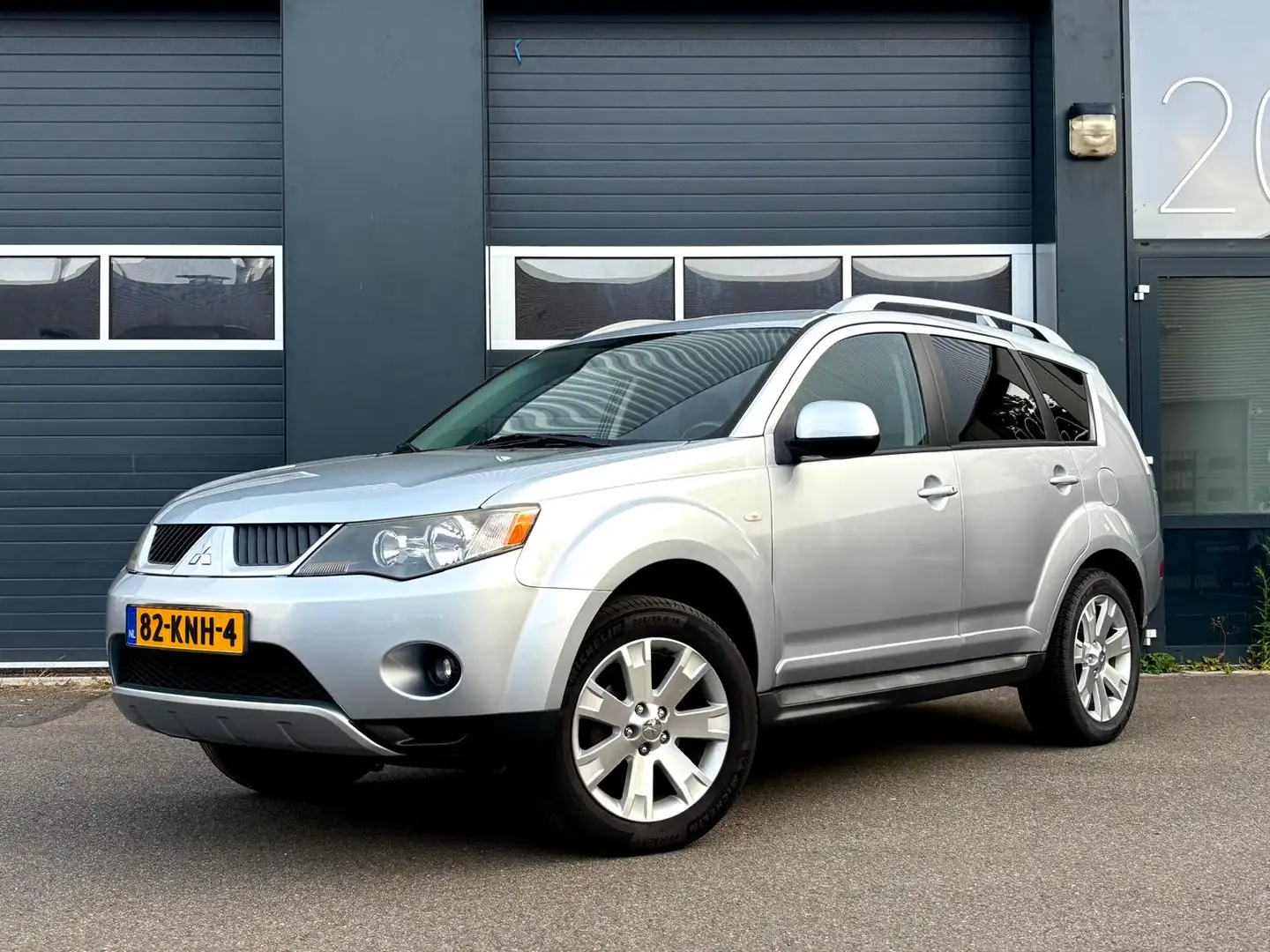 Mitsubishi Outlander 2.4 INSPIRE SPECIAL EDITION | NL-AUTO! Argent - 1