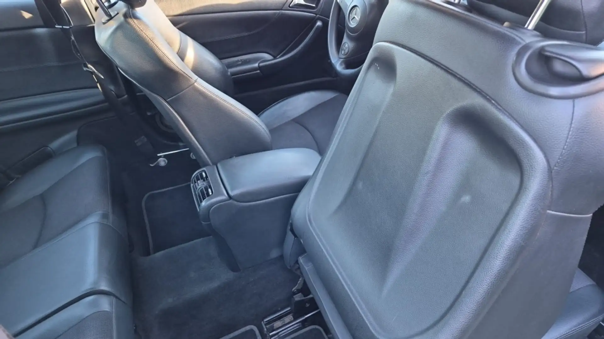 Mercedes-Benz CLC 180 K Negro - 2