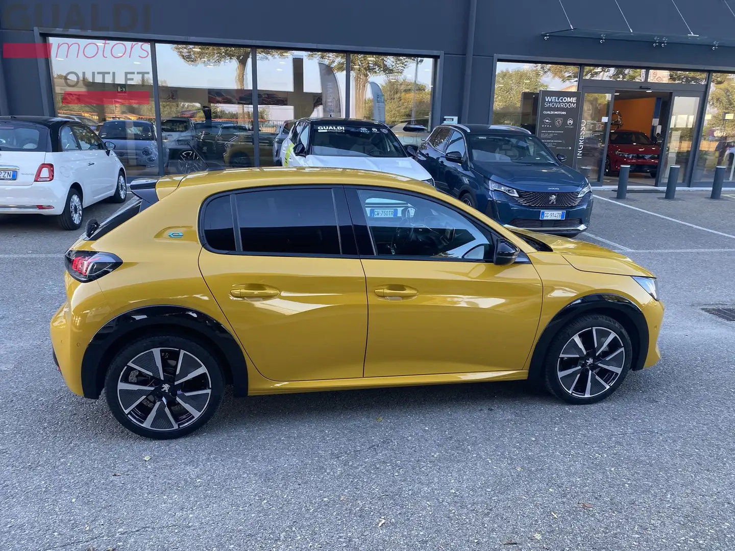 Peugeot 208 208 motore elettrico 136 CV 5 porte GT Pack Giallo - 2
