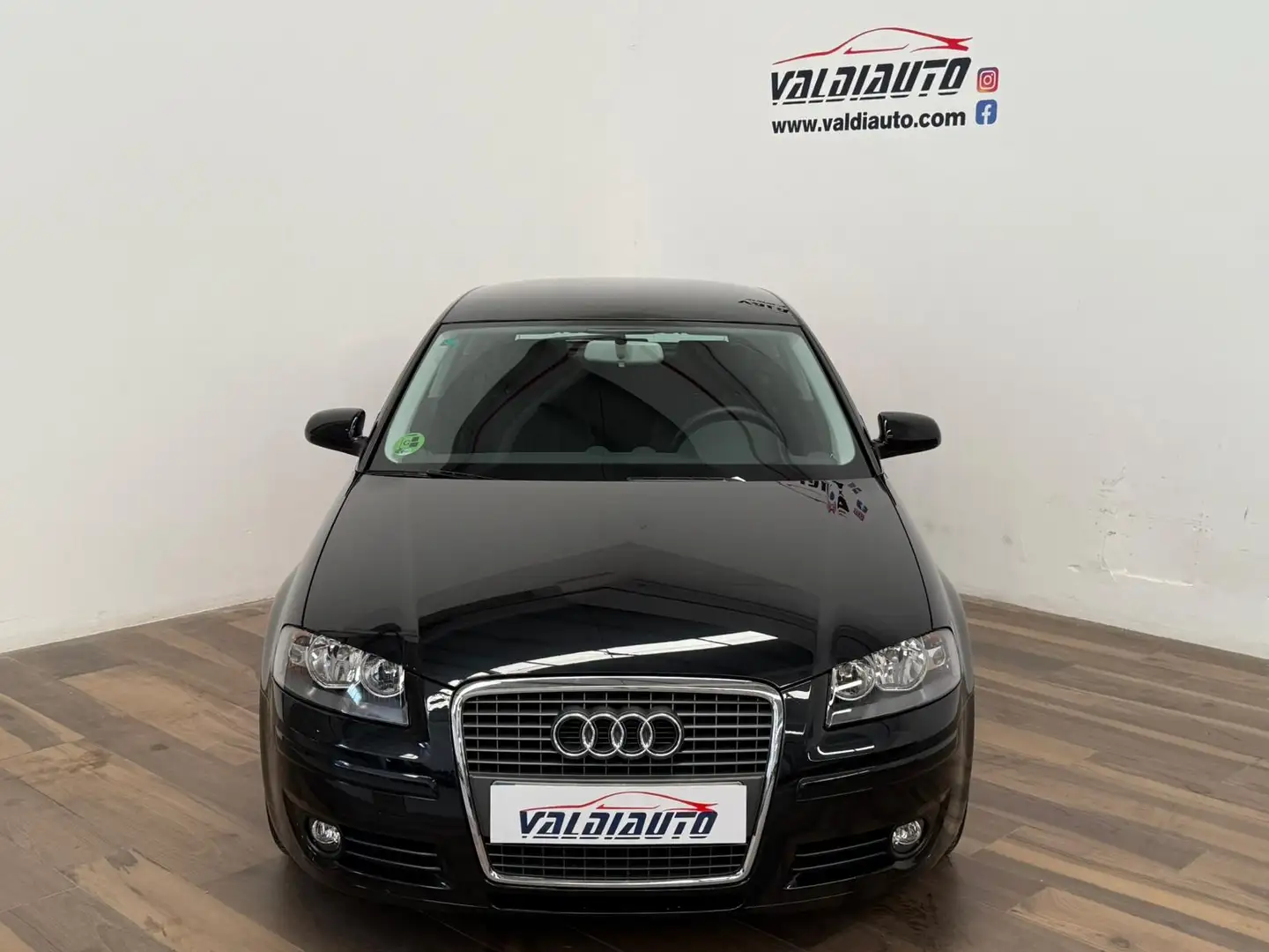 Audi A3 1.4 TFSI Attraction Zwart - 2