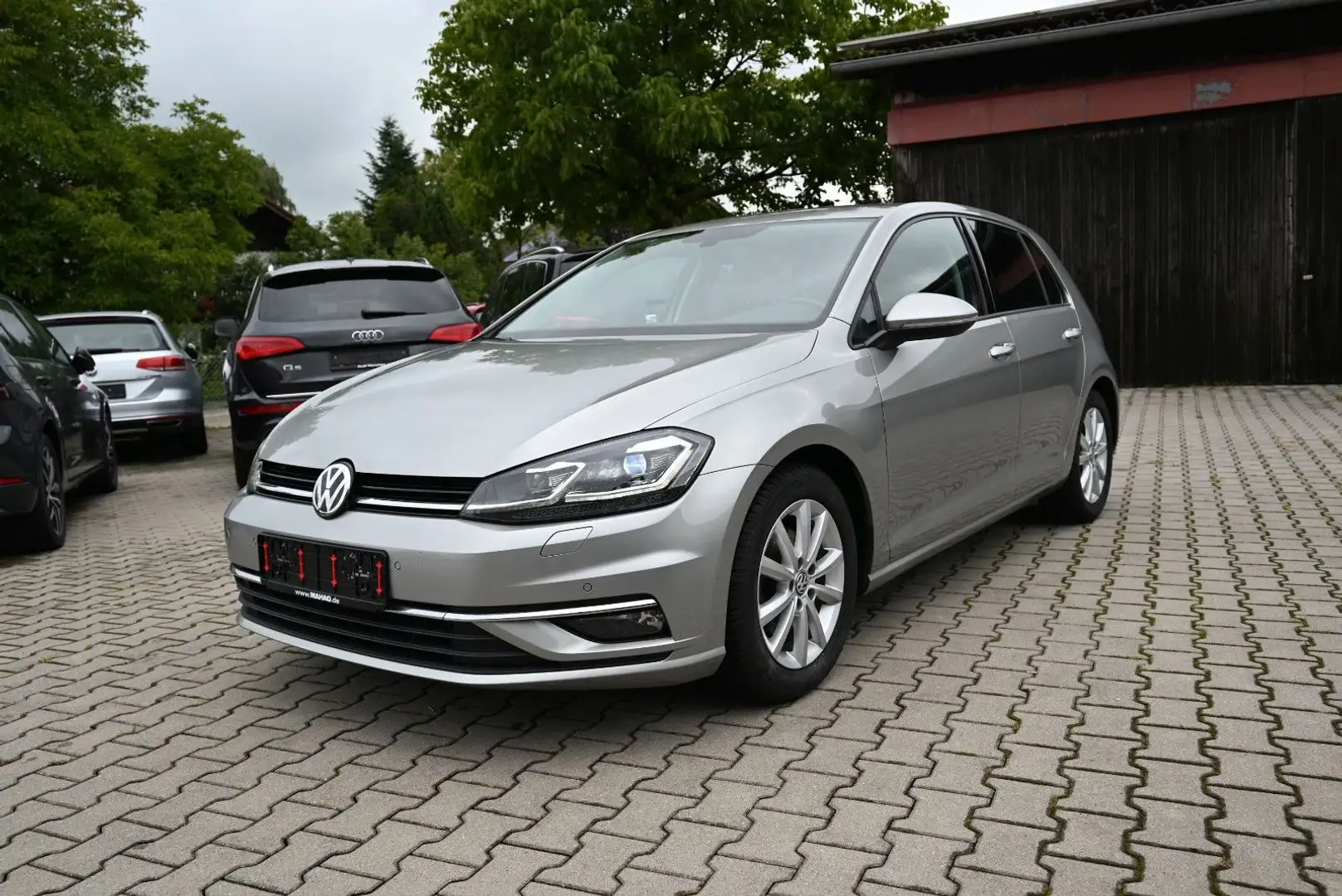 Volkswagen Golf VII Lim. Highline/R-Line/AHK/LED/Alcantara Silber - 1