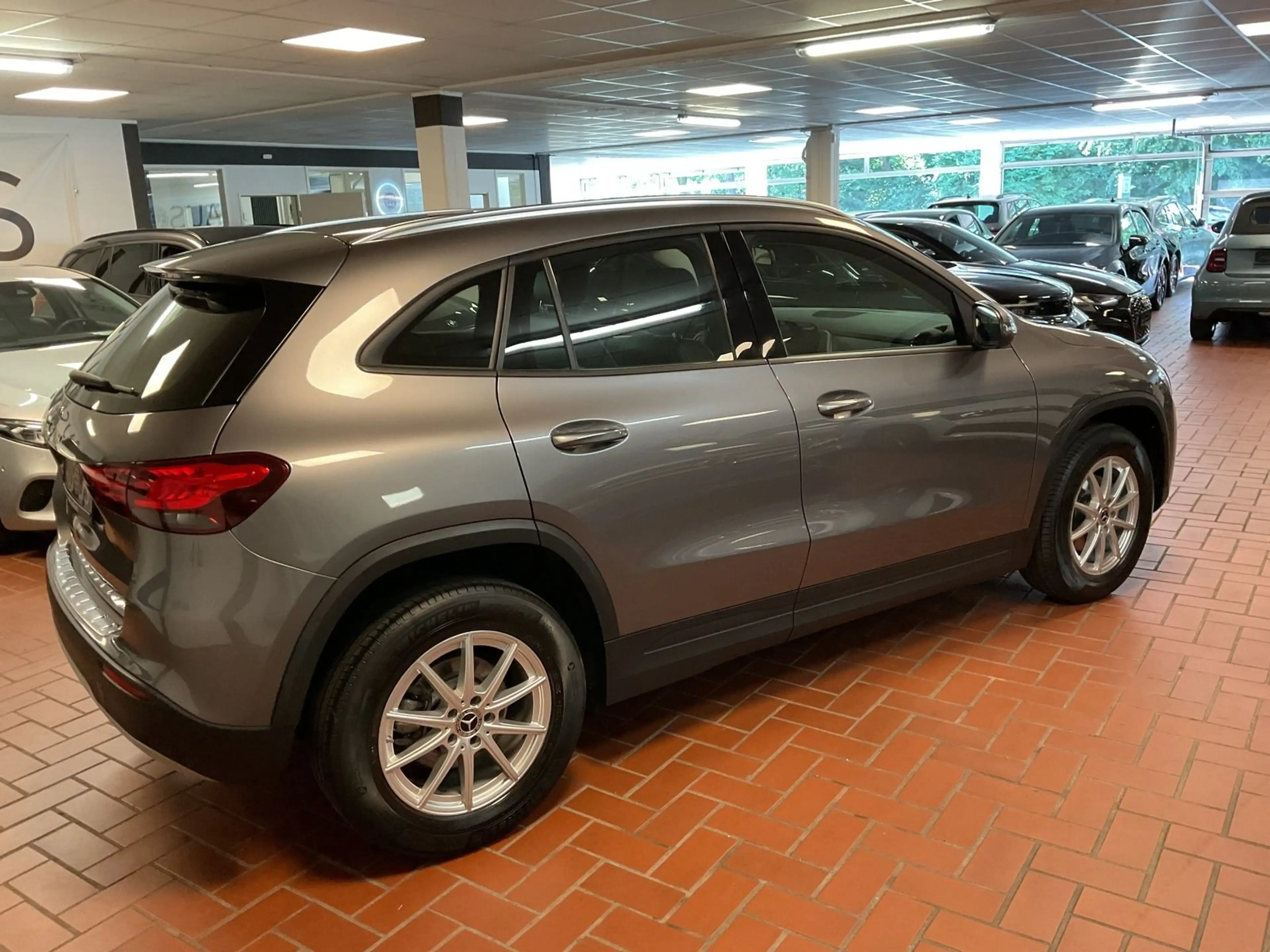 Mercedes-Benz GLA 180 Business Kamera,Navi,Sitzheizung — photo 4